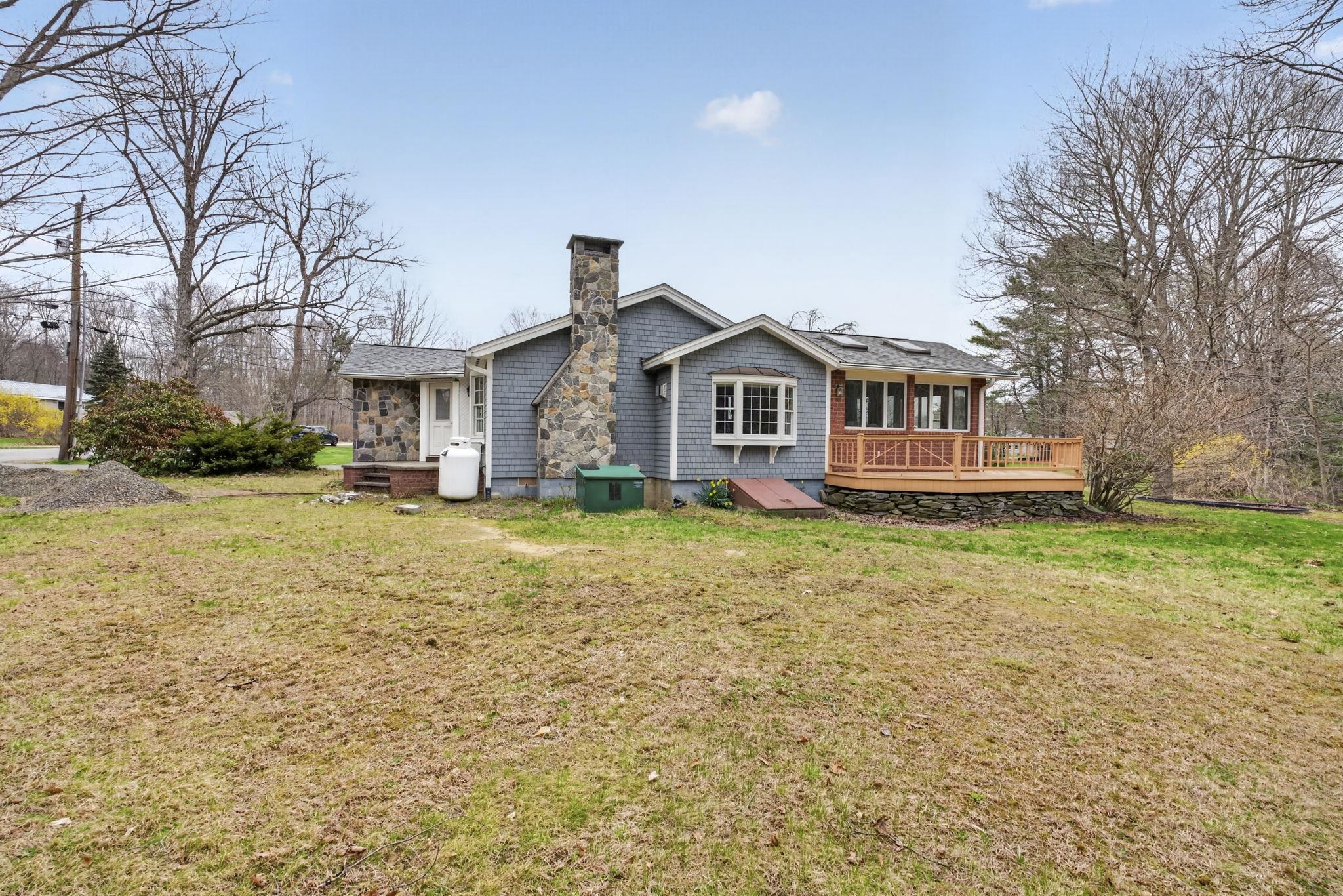 405 N River Rd, Epping, NH 03042