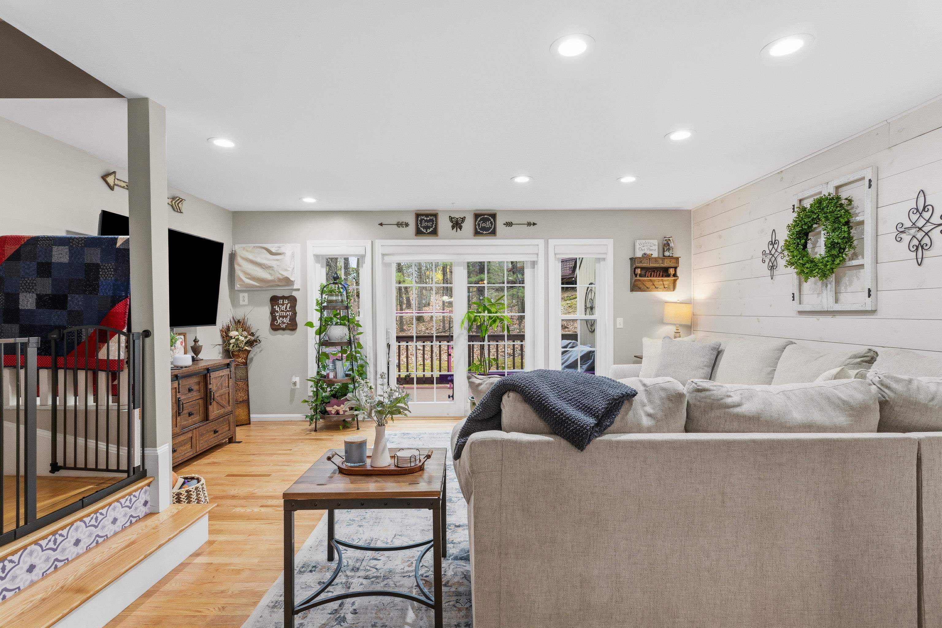 1465 Hooksett Rd, Hooksett, NH 03106