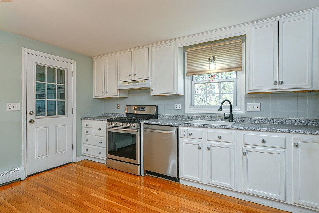 32 Hickory Dr, Amherst, NH 03031