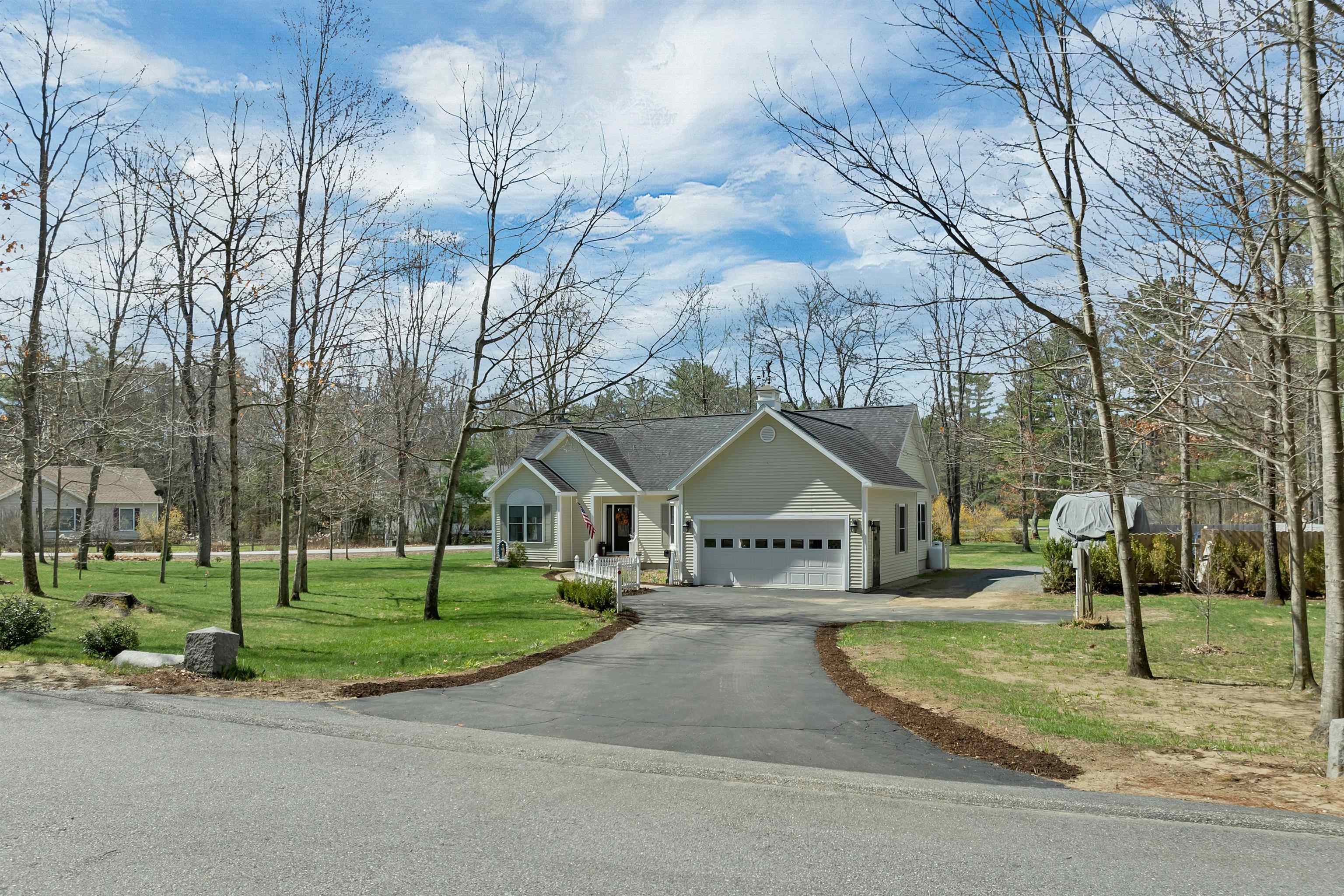 22 Fairway Dr, Ashland, NH 03217