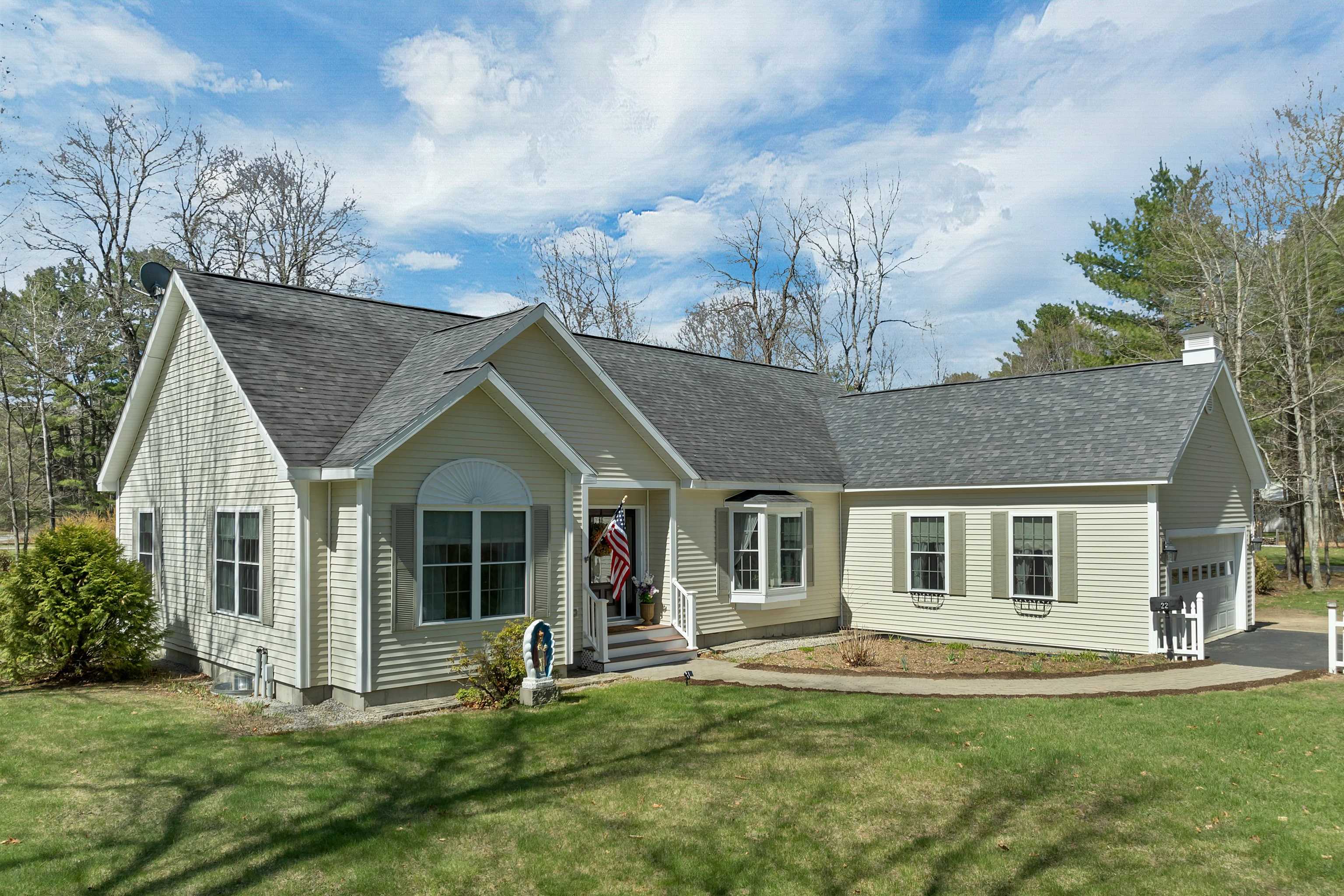 22 Fairway Dr, Ashland, NH 03217