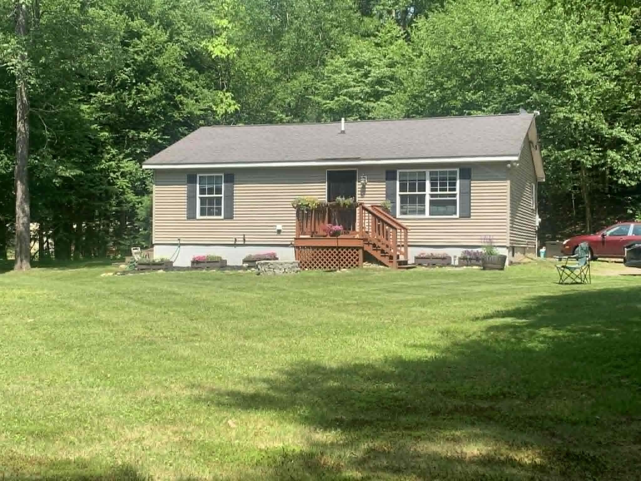 22 Deans Ldg, Chesterfield, NH 03443