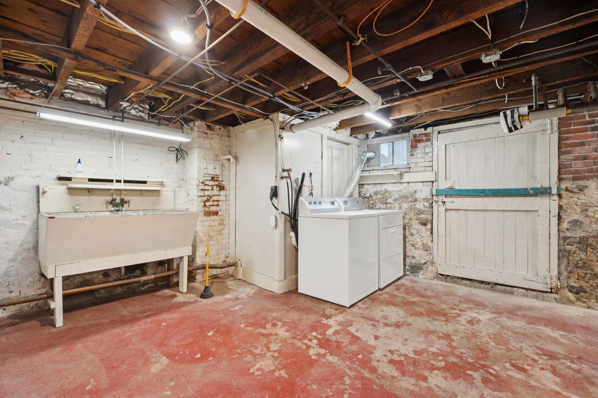 20 Richmond St, Dover, NH 03820