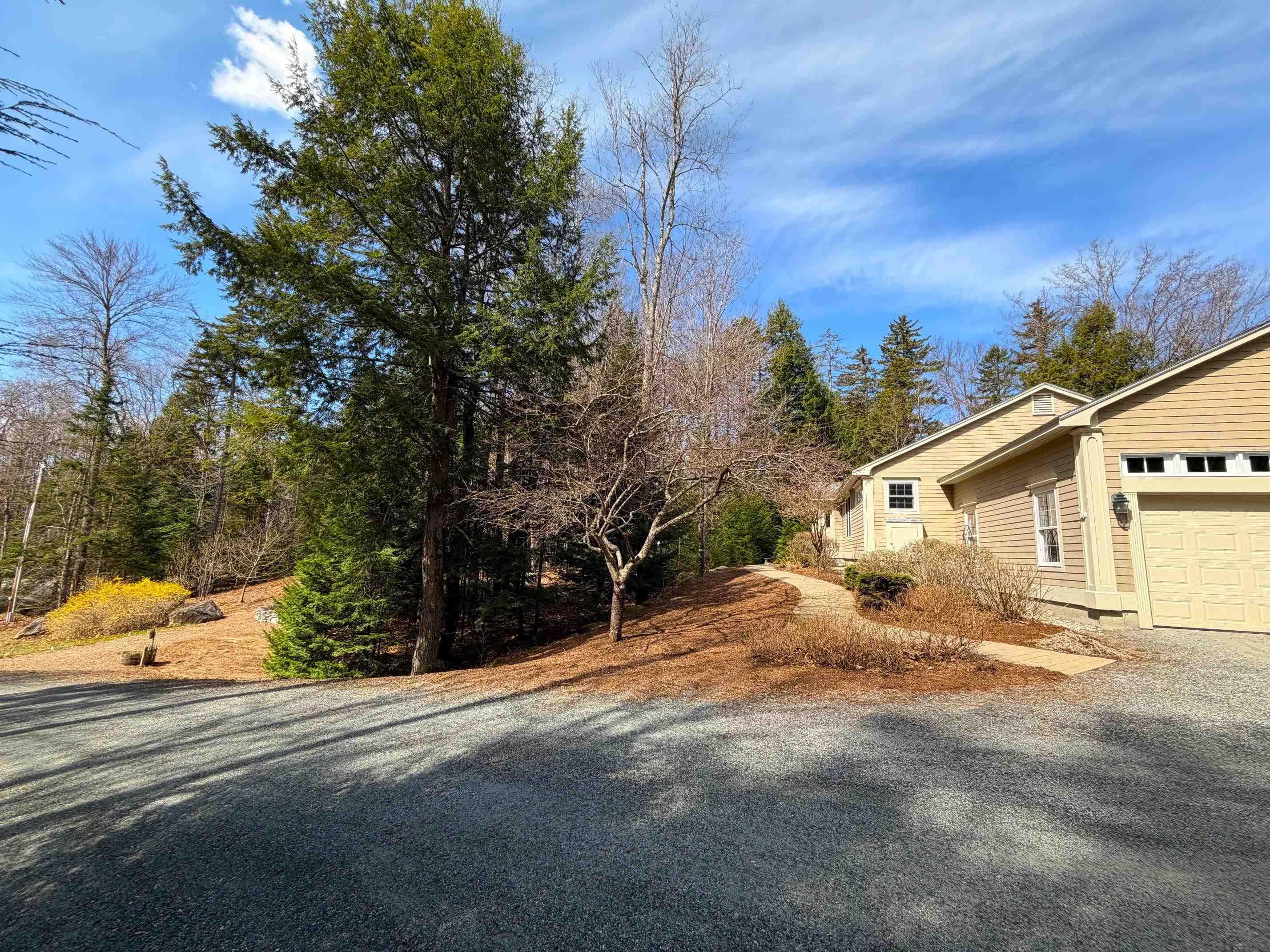 56 Glenwood Dr, Springfield, NH 03284