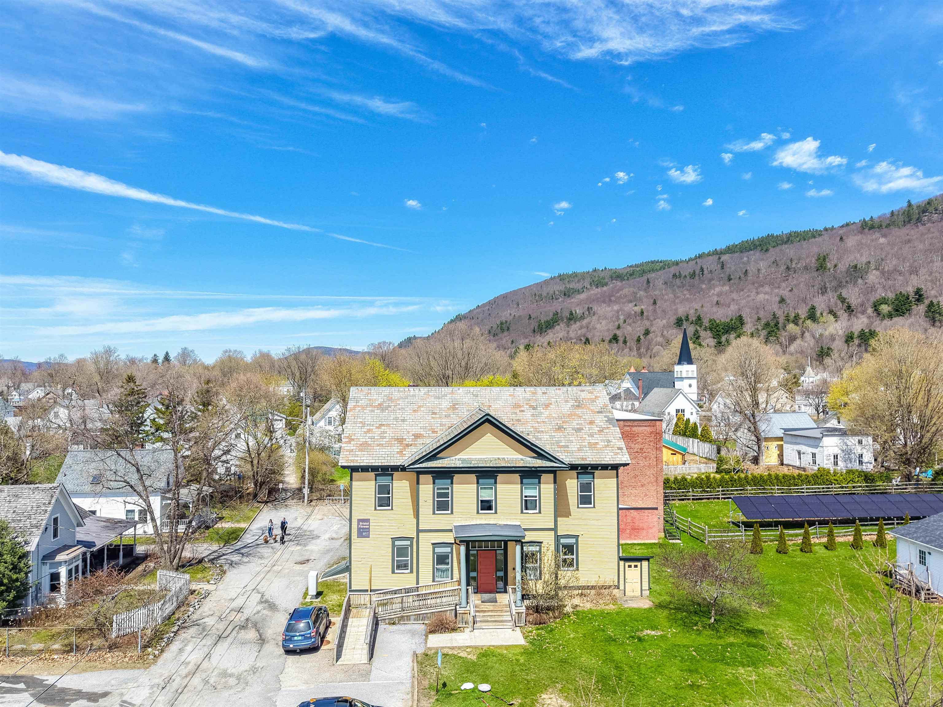 14 School St, Bristol, VT 05443