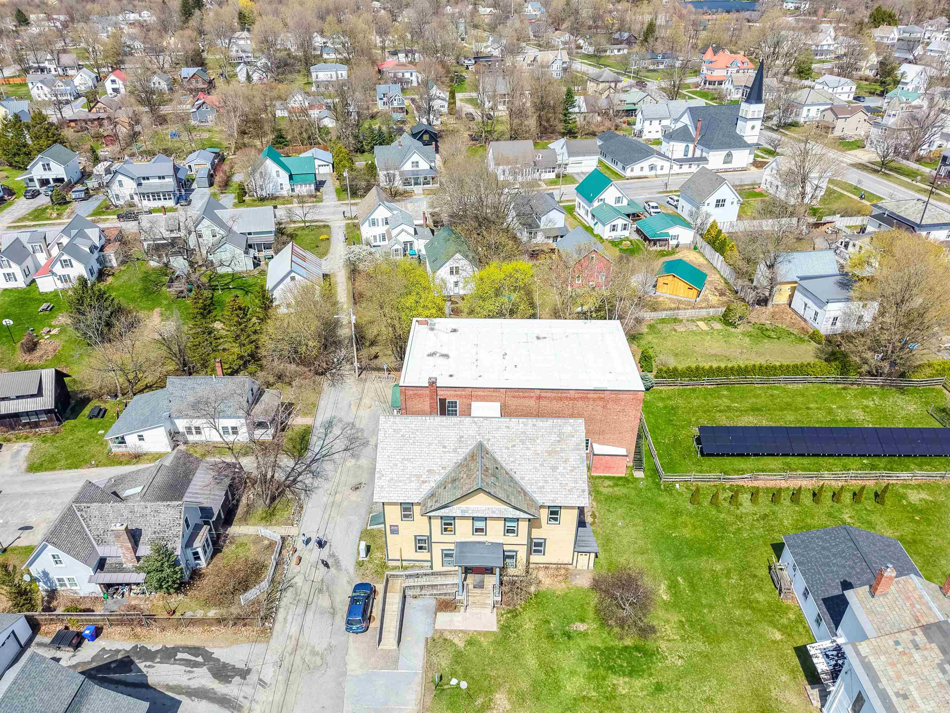 14 School St, Bristol, VT 05443