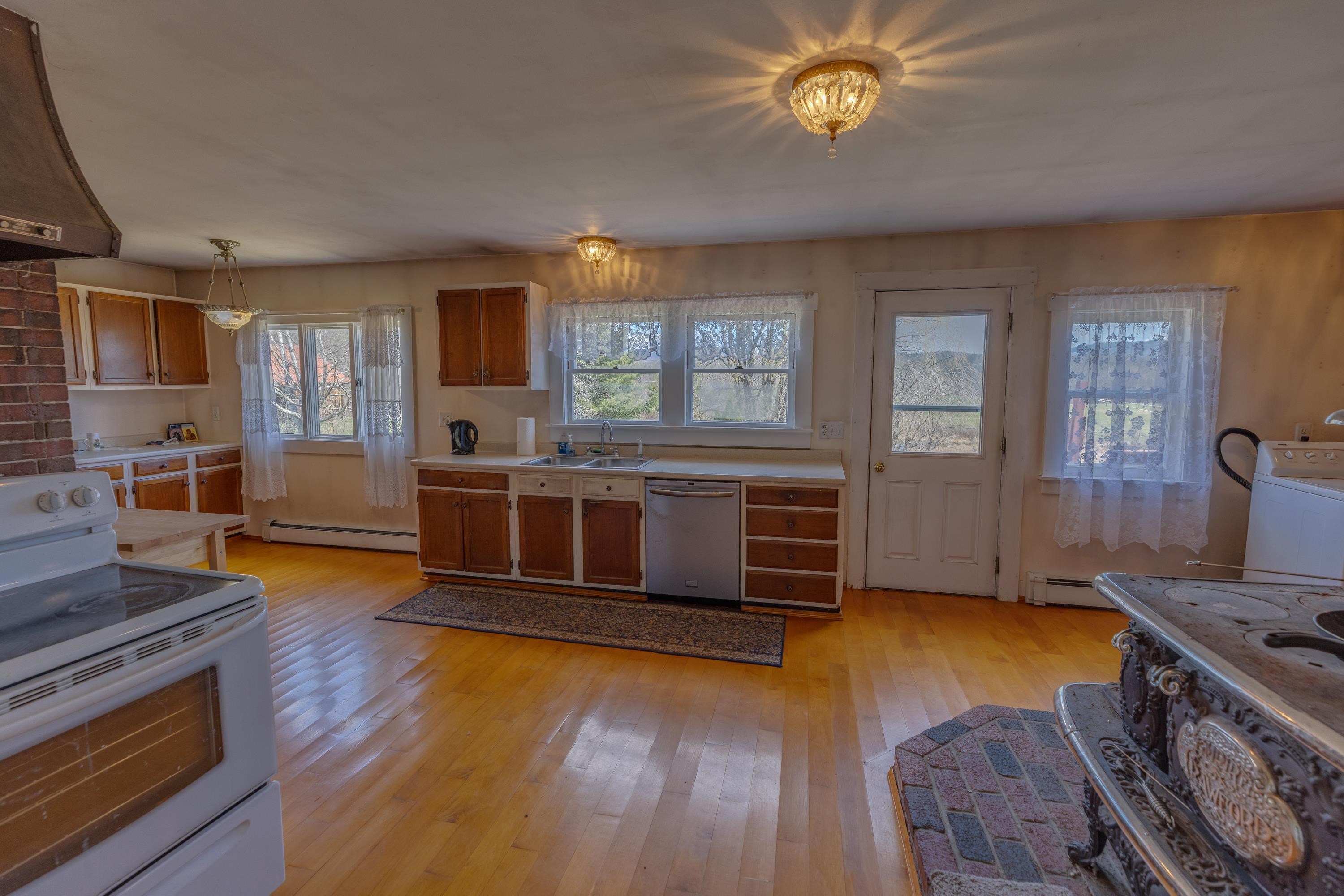 872 Tenney Mountain Hw, Plymouth, NH 03264