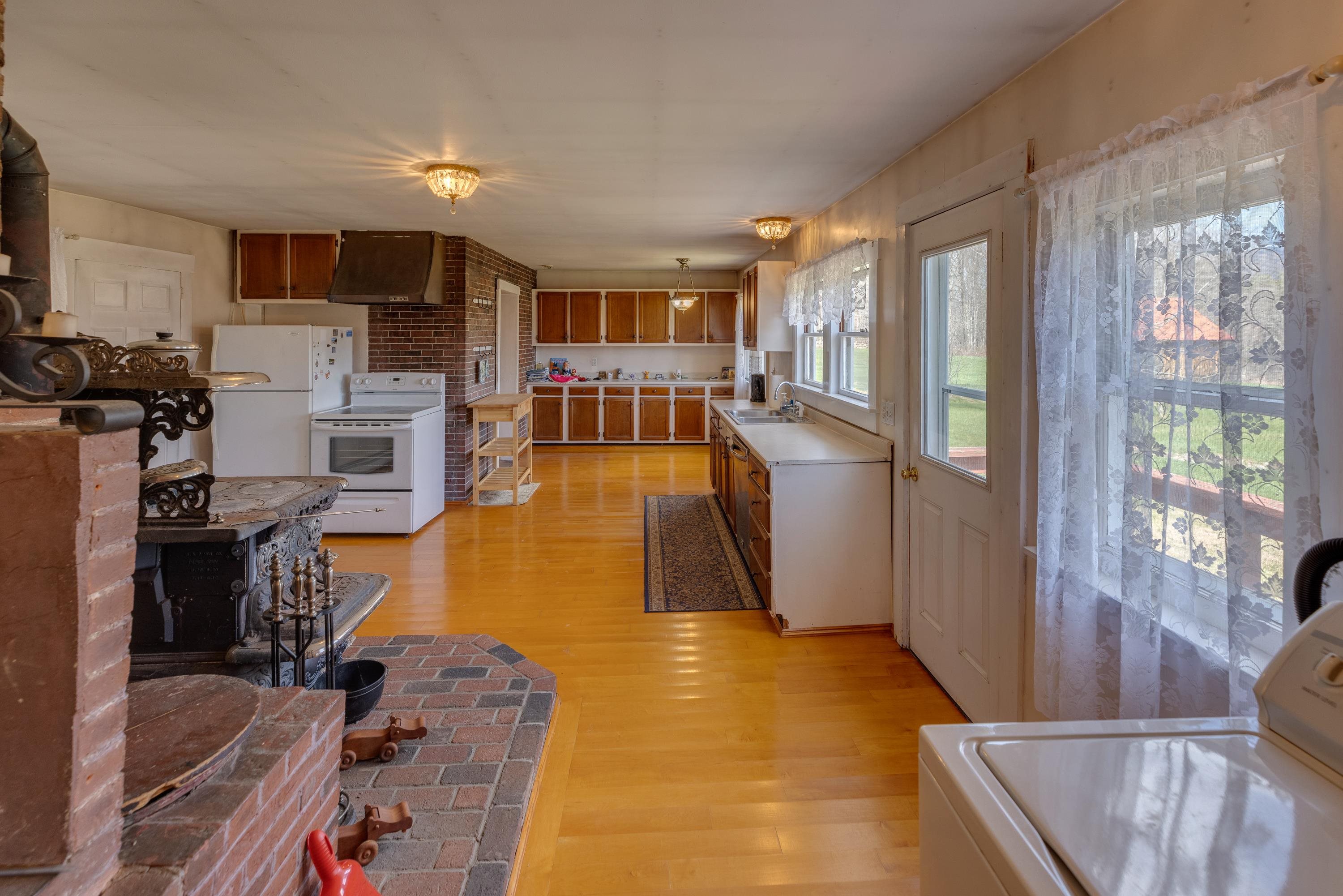872 Tenney Mountain Hw, Plymouth, NH 03264