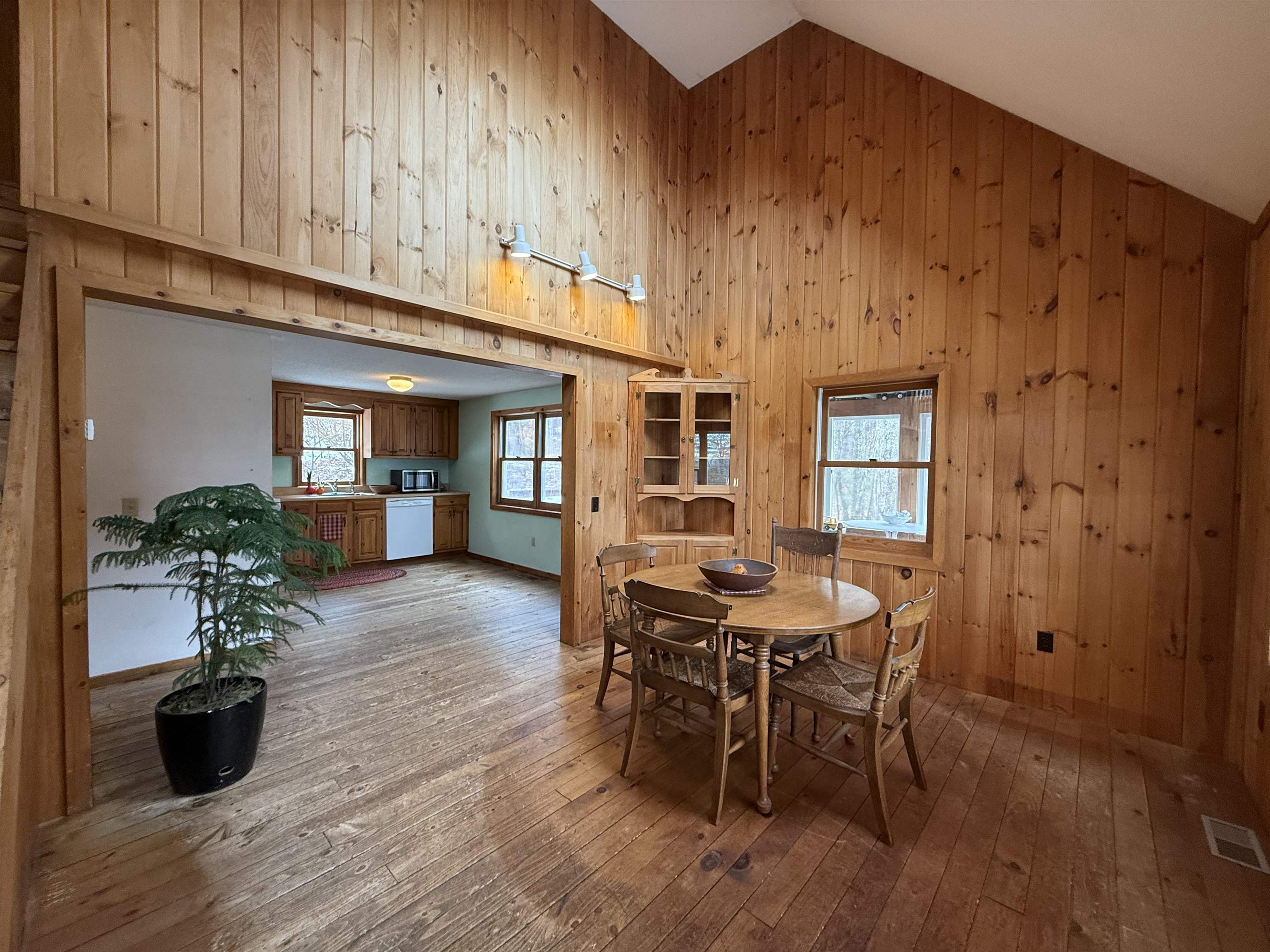 33 Kolbe Ln, Enfield, NH 03748