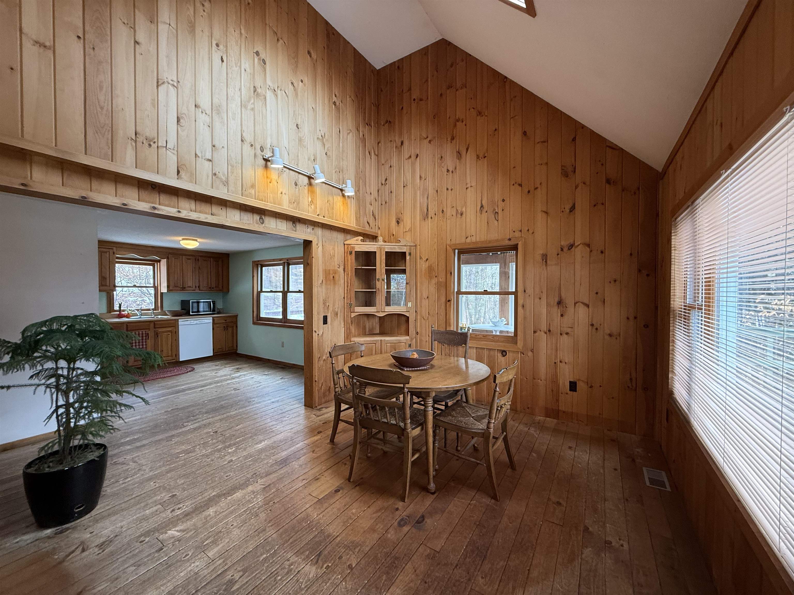 33 Kolbe Ln, Enfield, NH 03748