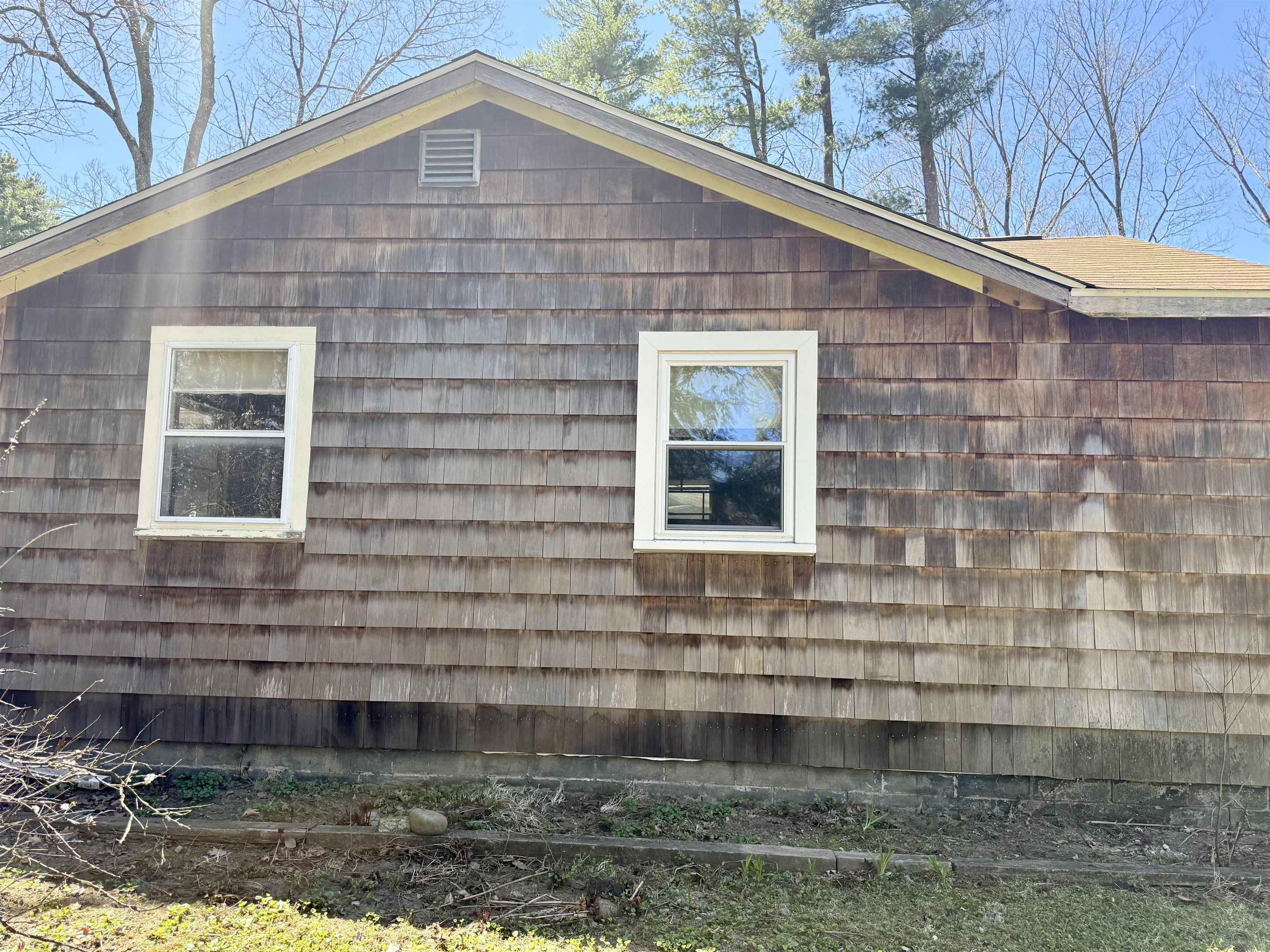 40 Riverside Dr, Fremont, NH 03044