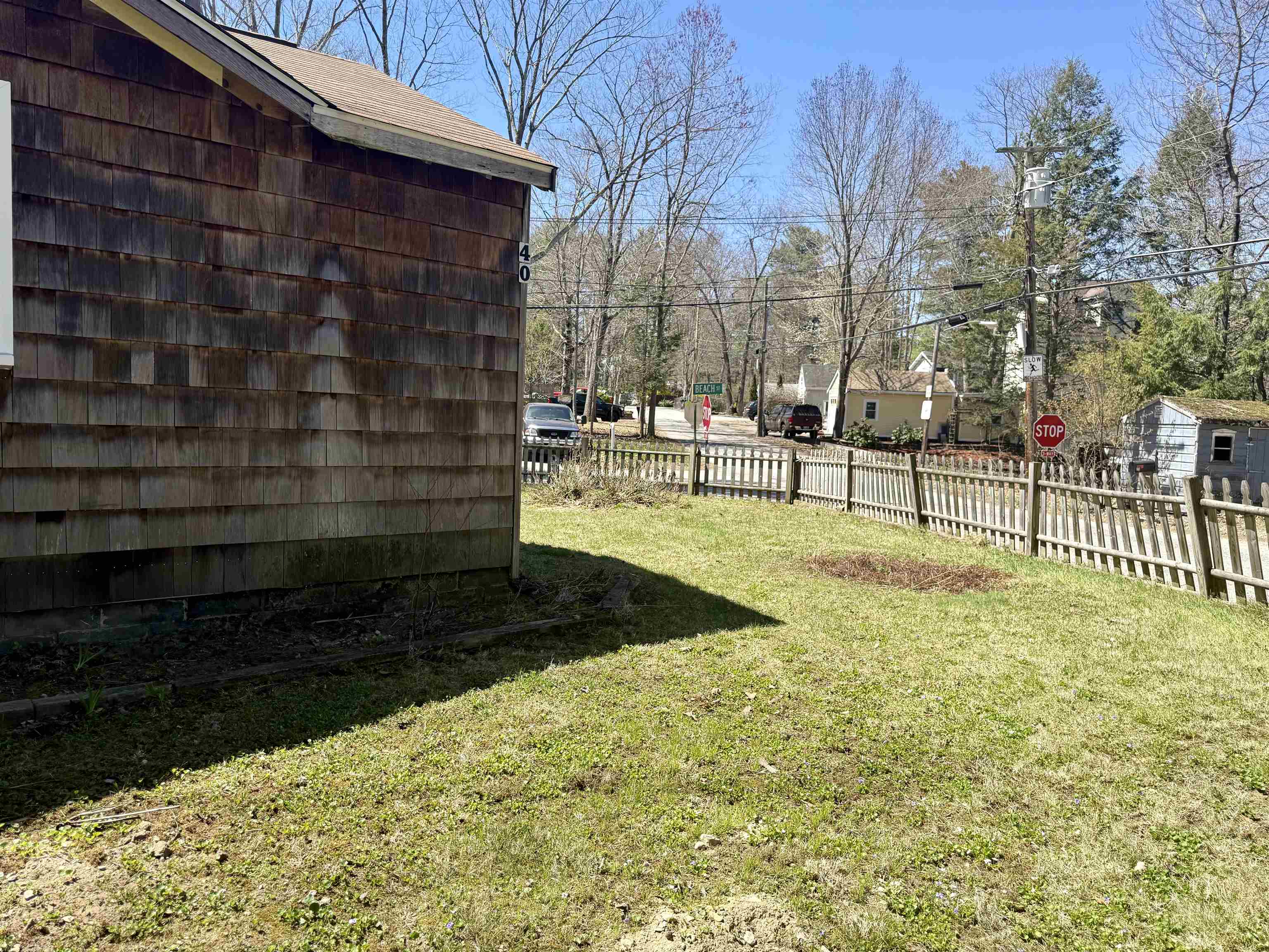 40 Riverside Dr, Fremont, NH 03044