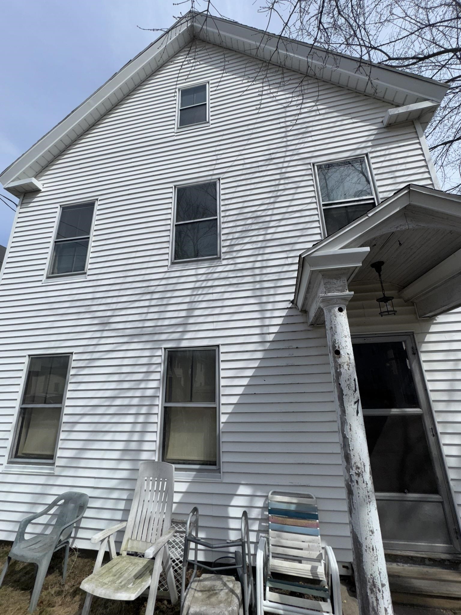 17 Perham St, Nashua, NH 03064