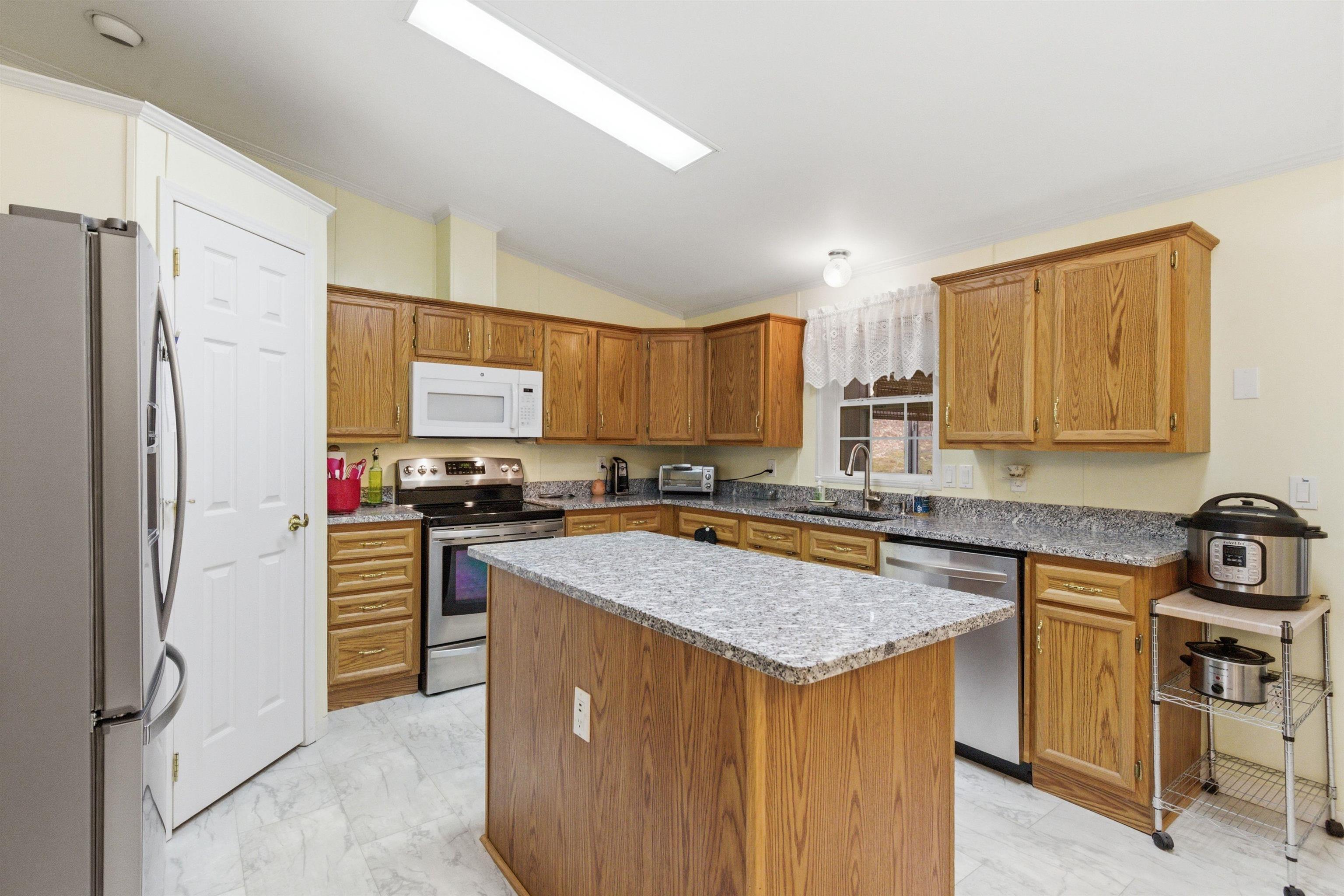 407 Darby Dr, Belmont, NH 03220