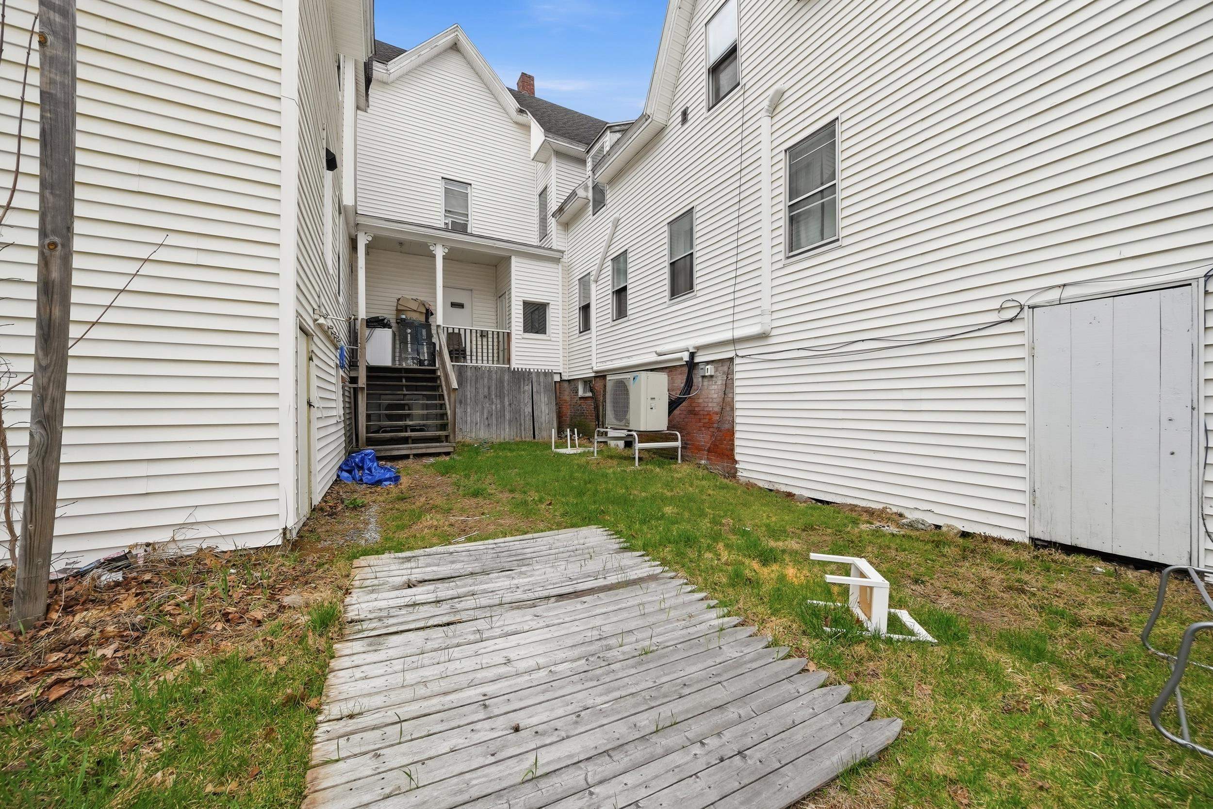 112 West Main St, Hillsborough, NH 03244