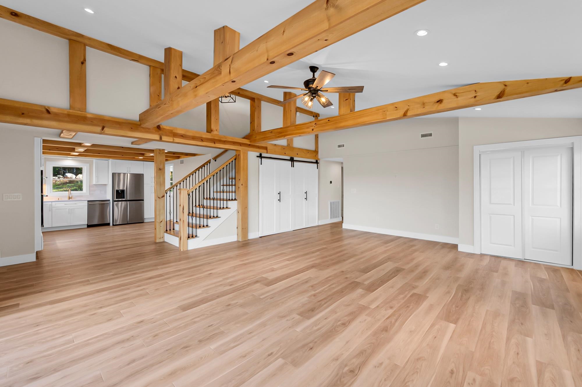 Natural Exposed Beams 25116374