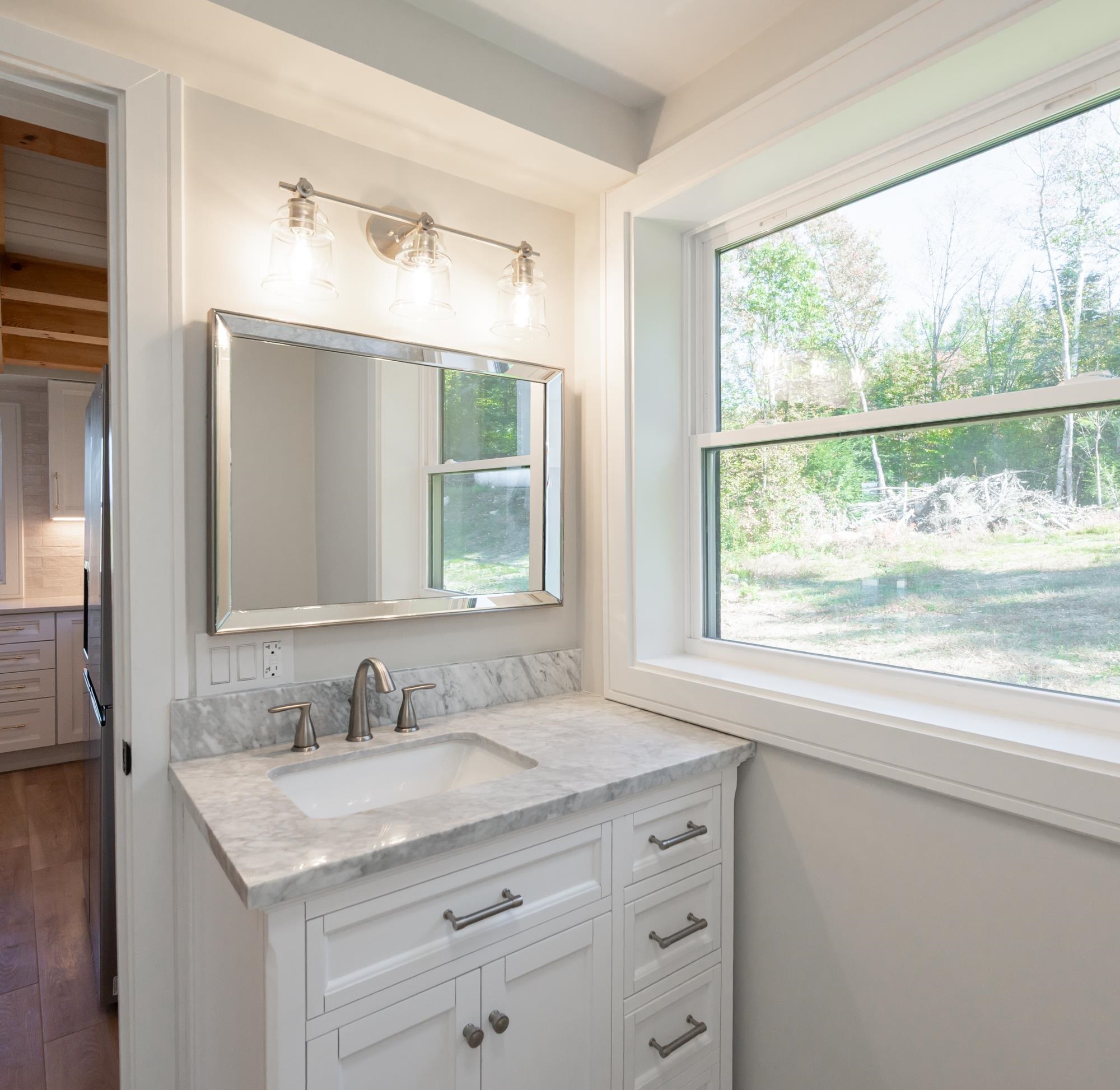 First Floor Full Bathroom 25116386