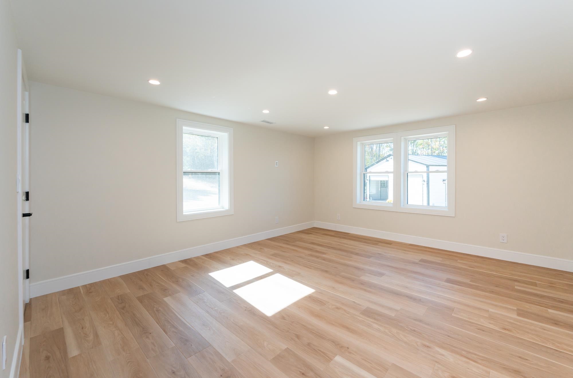 First Floor Bedroom 25116388