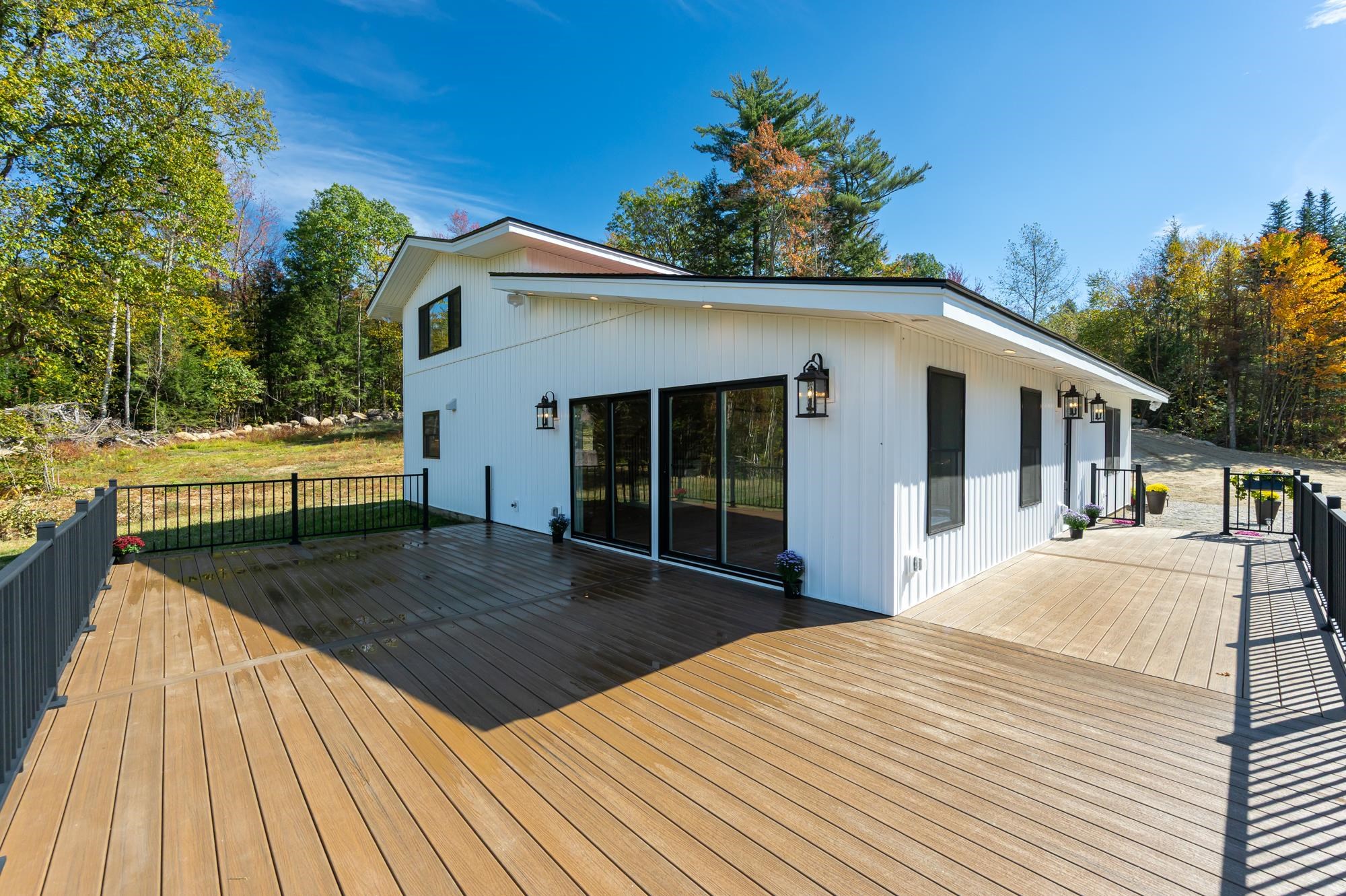 Expansive Deck 25116404