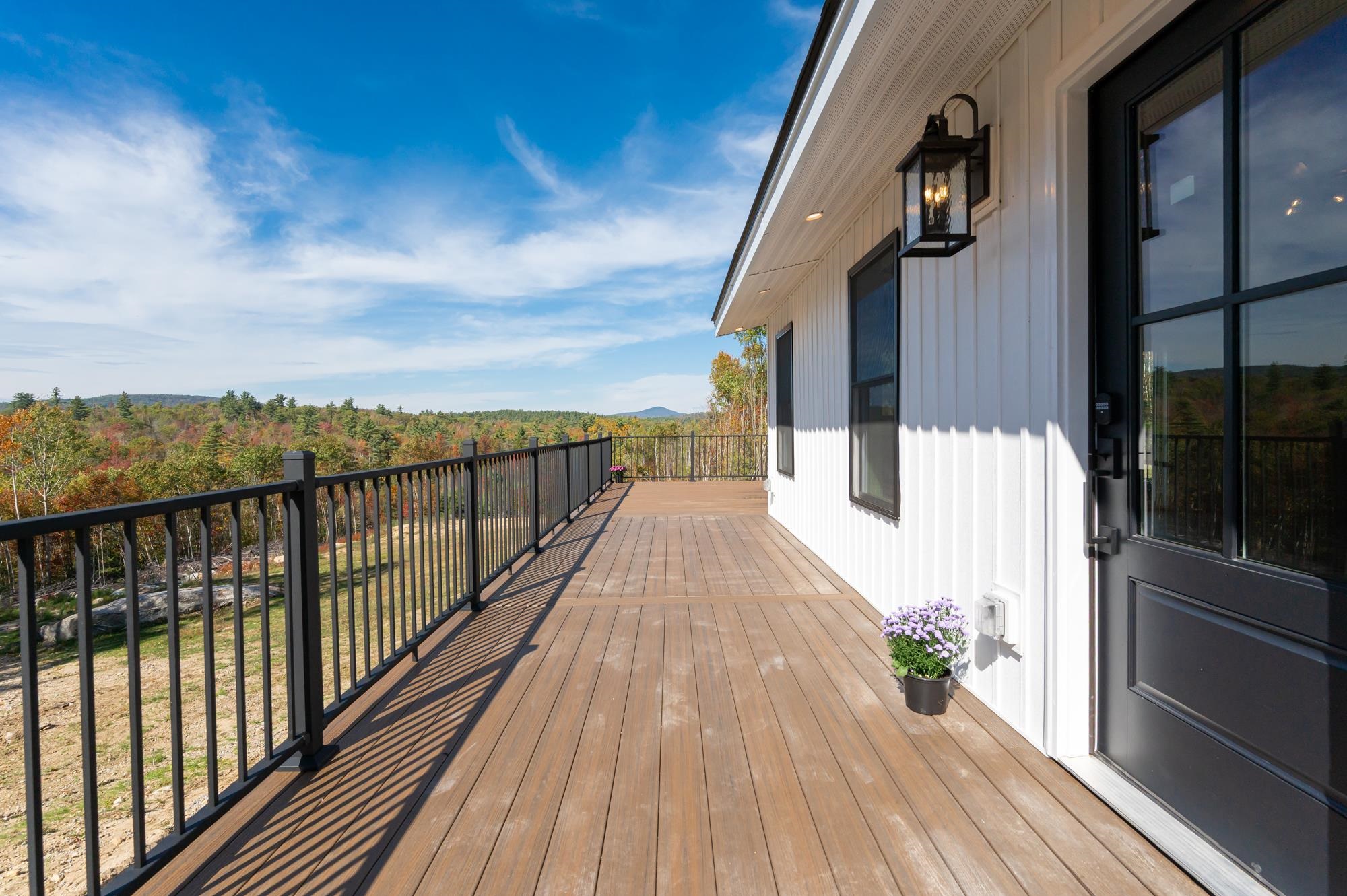 Front Entrance Deck 25116408