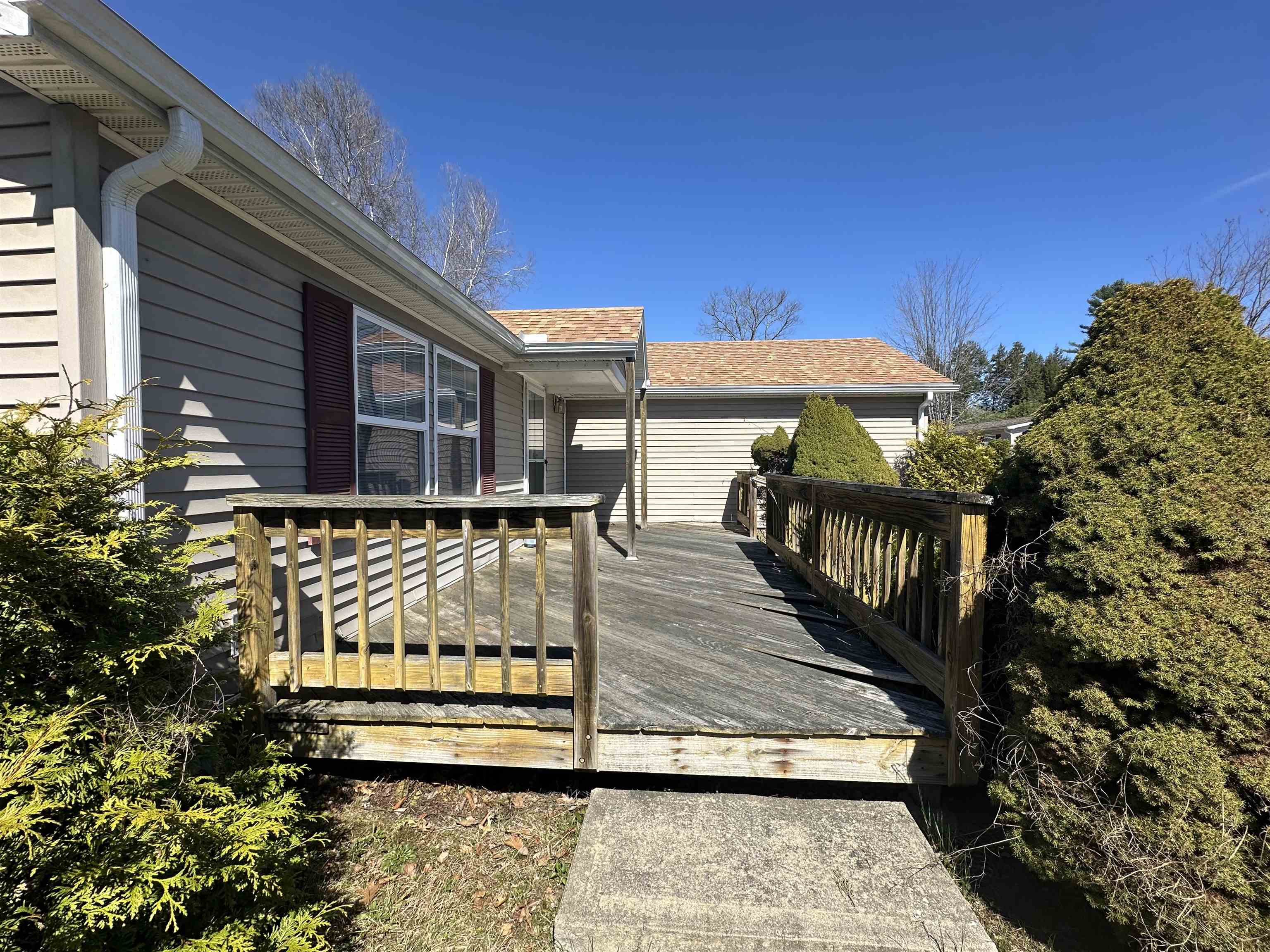 41 Magnolia Ln, Belmont, NH 03220