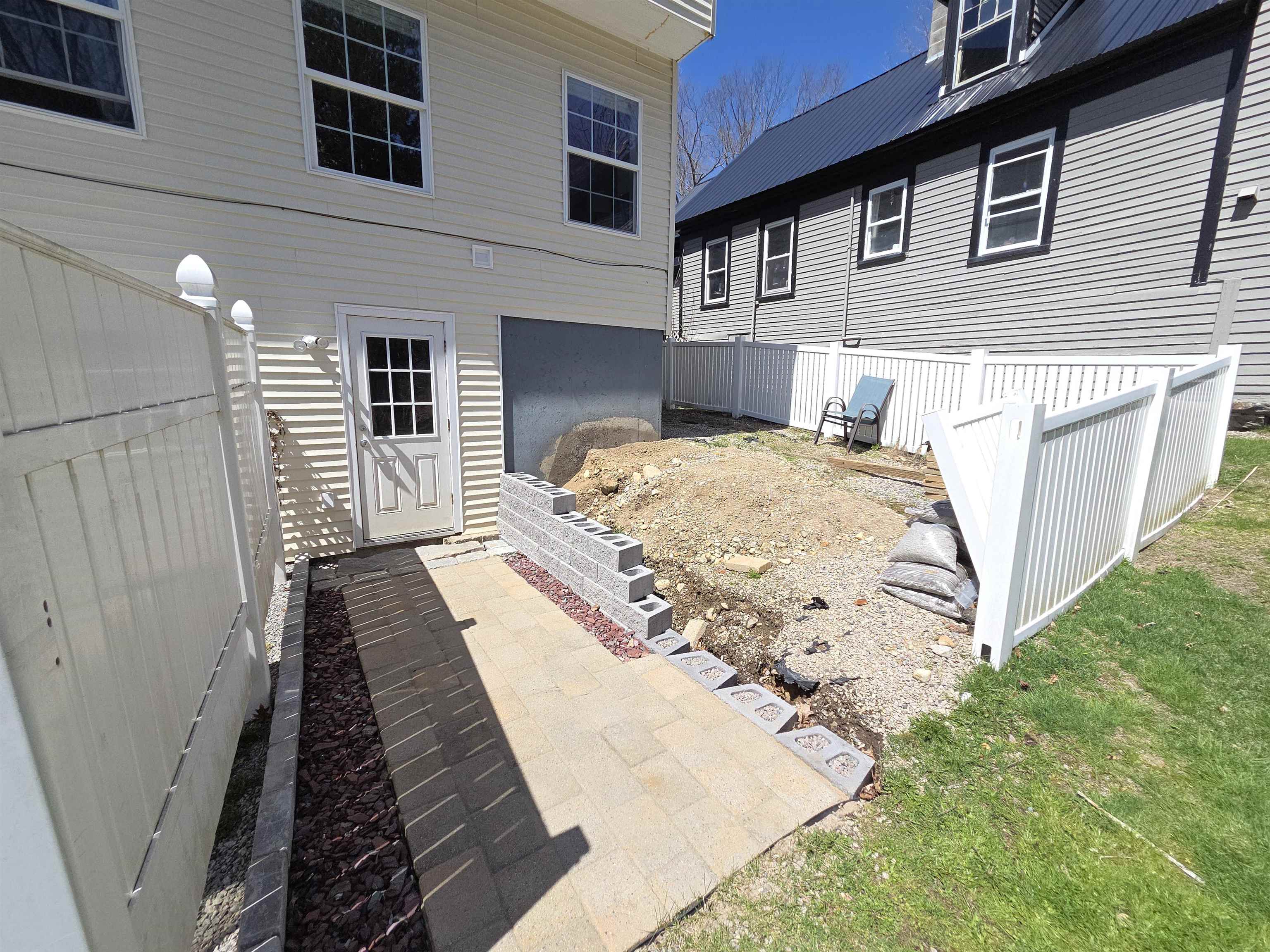 67 Glen St, Farmington, NH 03835