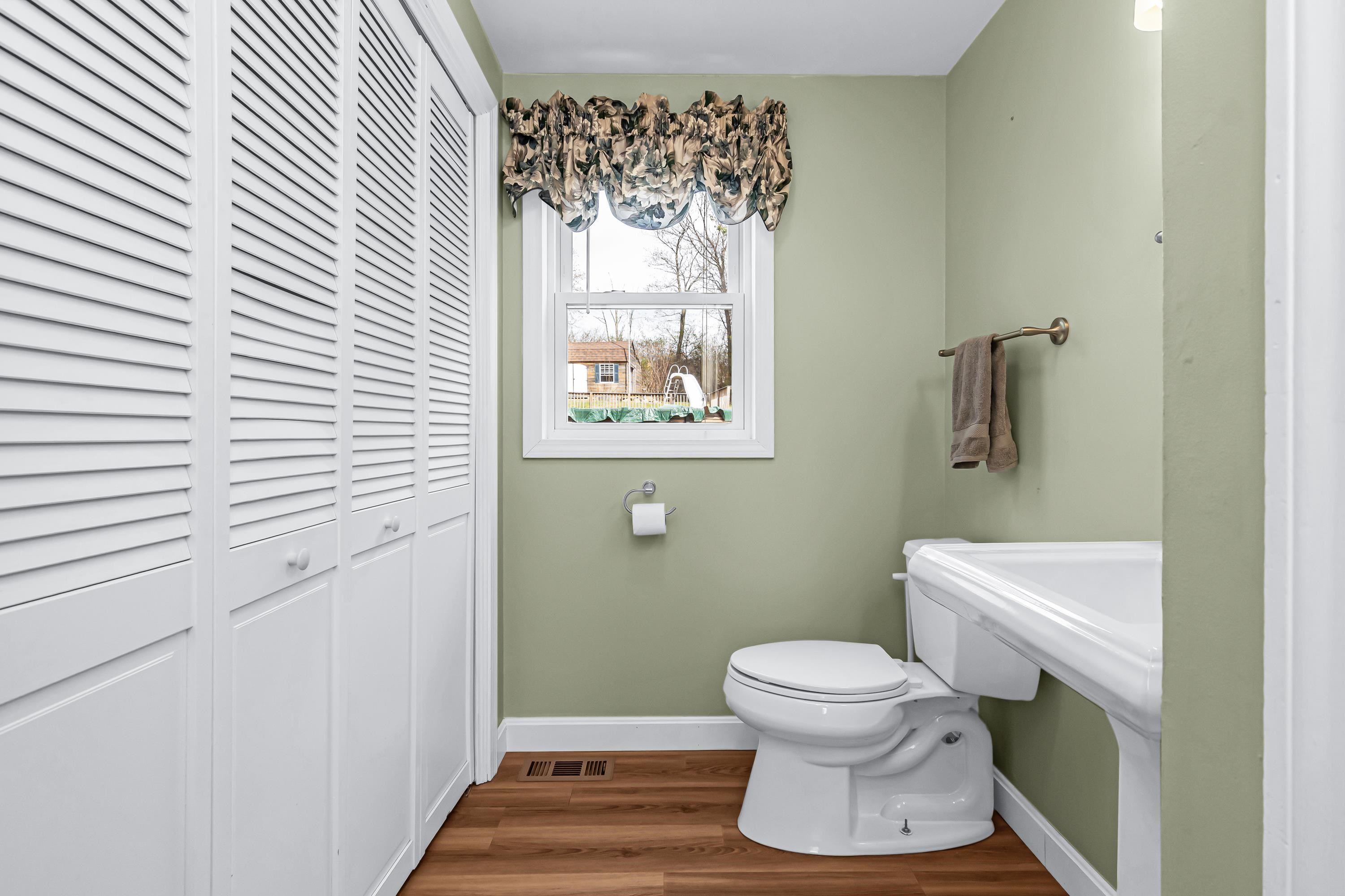 149 Barretts Hill Rd, Hudson, NH 03051