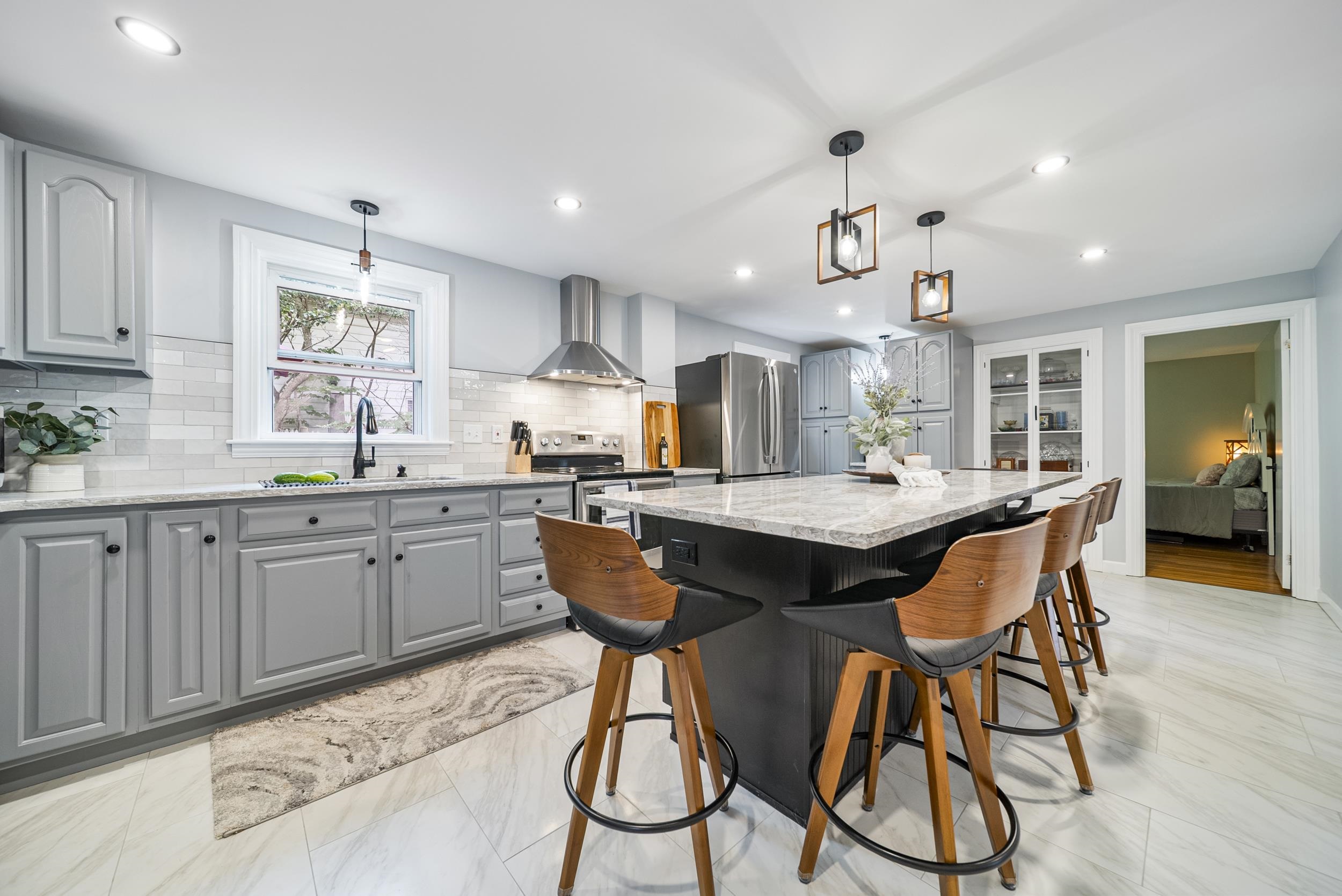 27 Courtland St, Nashua, NH 03064