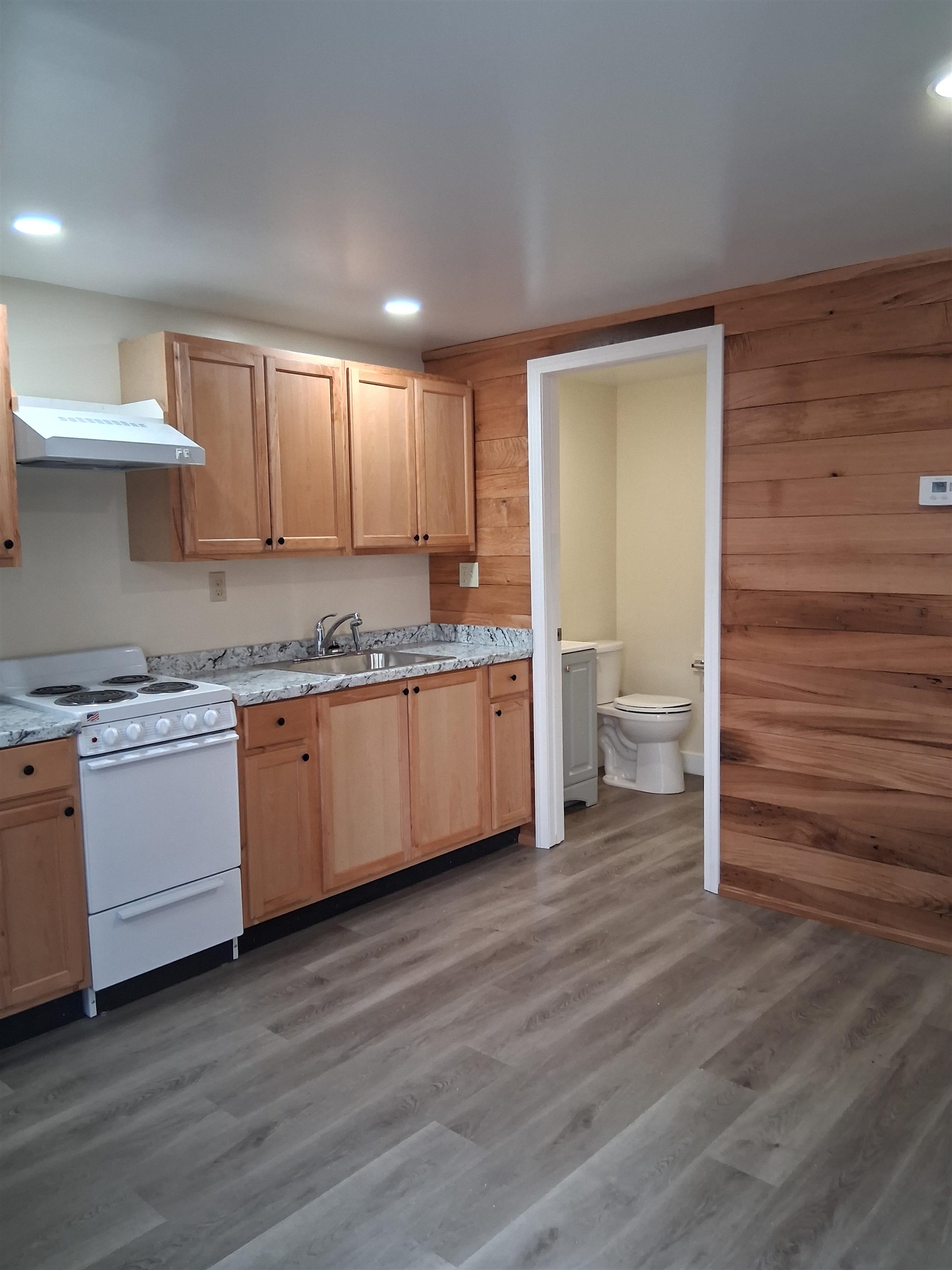 90 Monadnock Hw, Swanzey, NH 03446