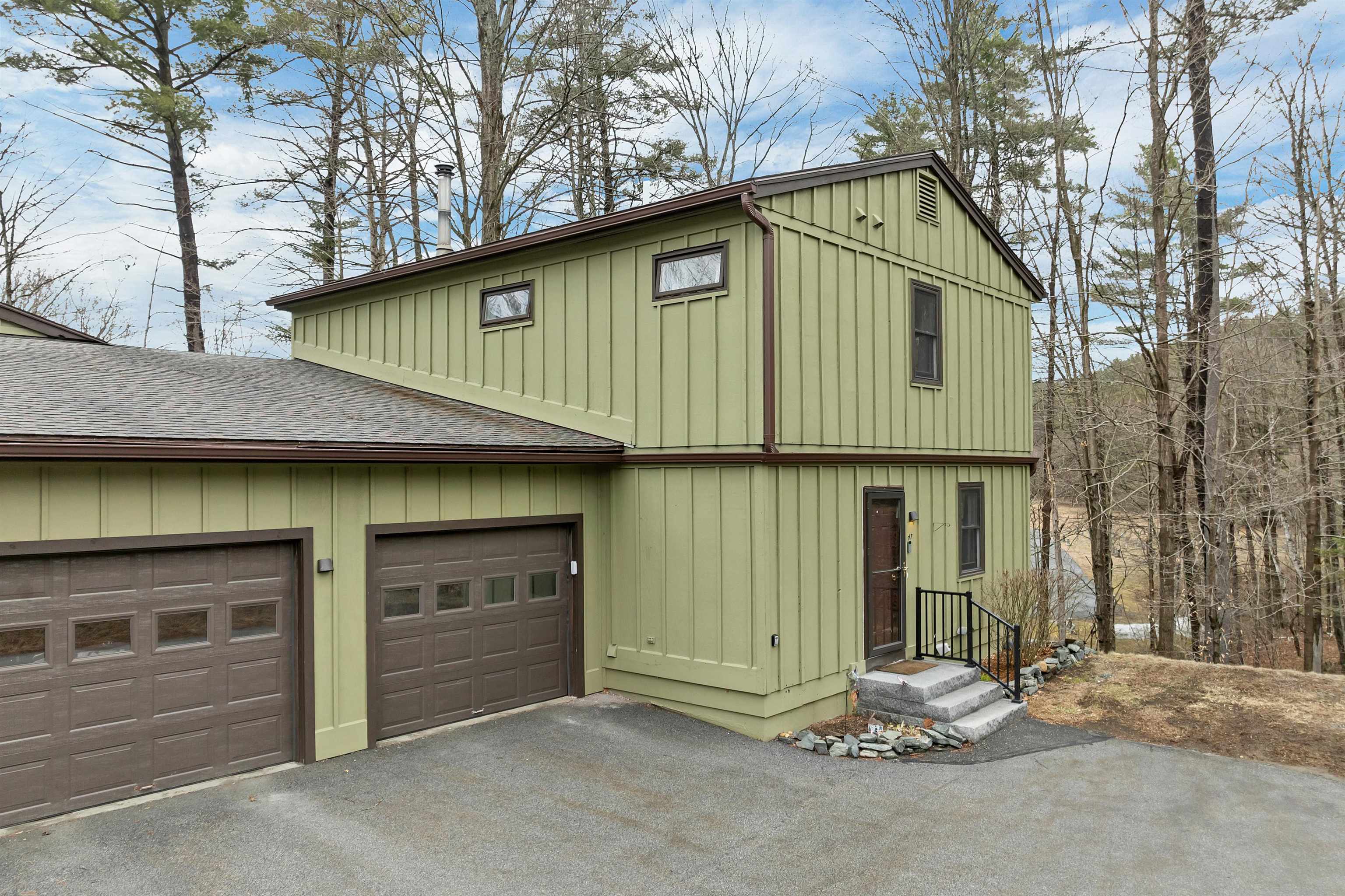 23 Pleasant St, Lebanon, NH 03784