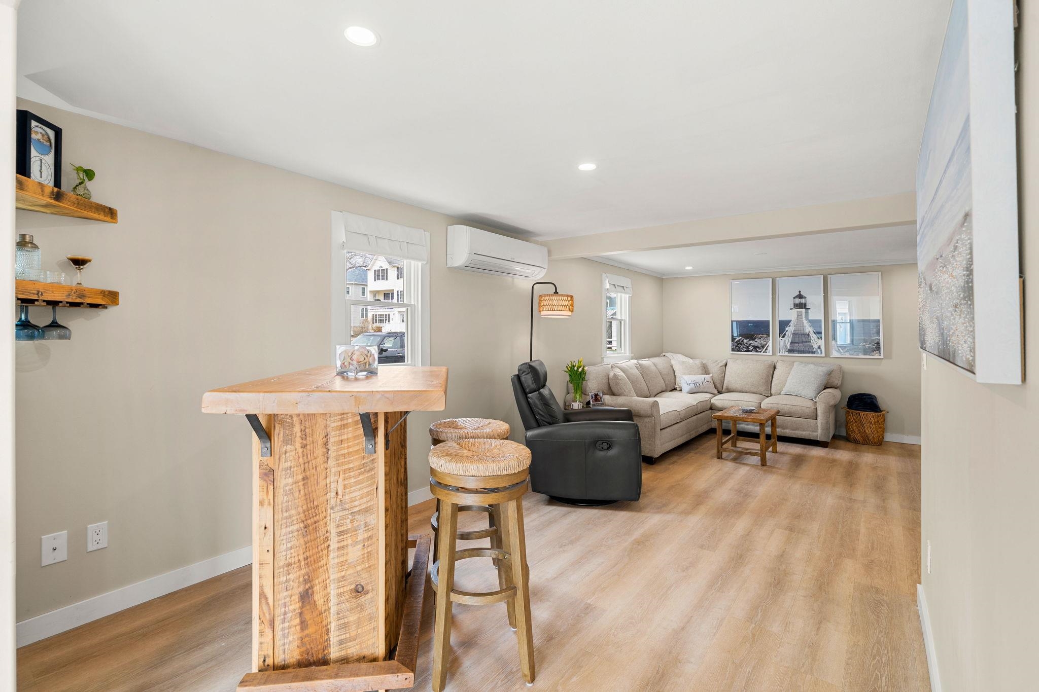 543 Winnacunnet Rd, Hampton, NH 03842