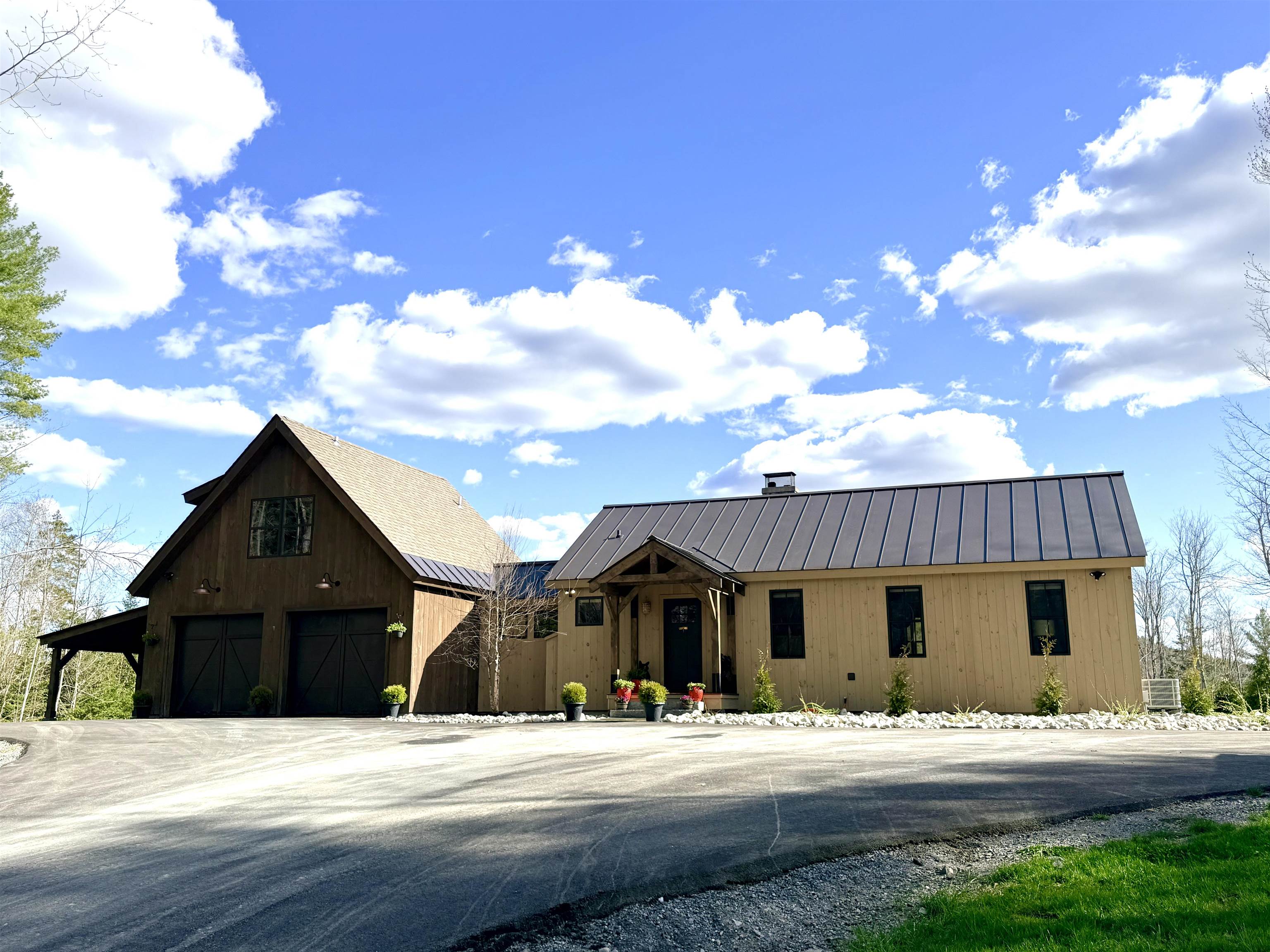 Weston VT&nbsp;Home for sale $1,195,000 $410 per sq.ft.