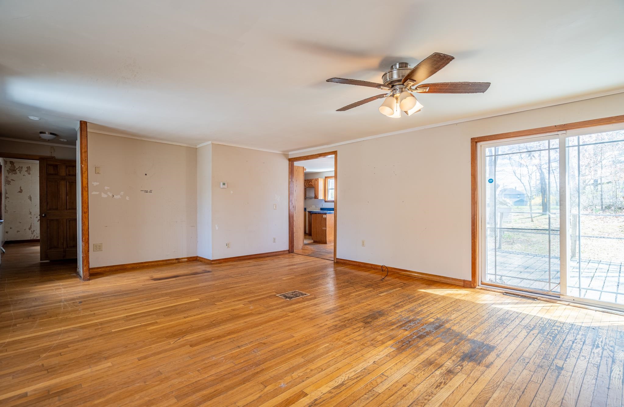 10 Beacon St, Londonderry, NH 03053