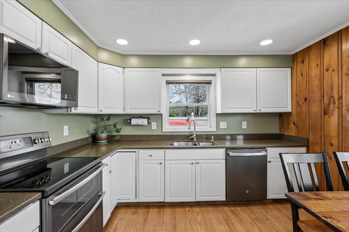 167 Lake Shore Dr, Franklin, NH 03235