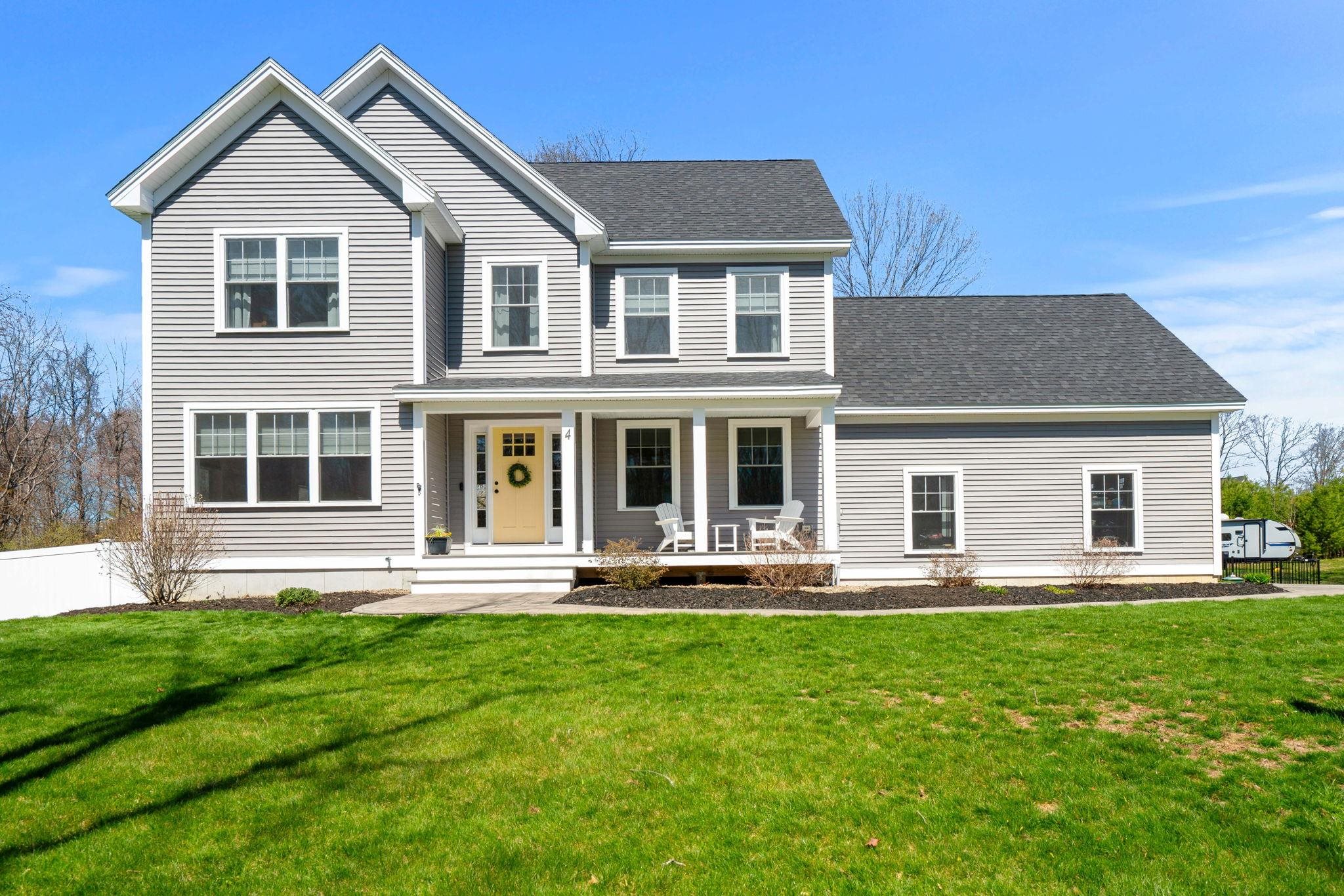 4 Overlook Dr, Epping, NH 03042