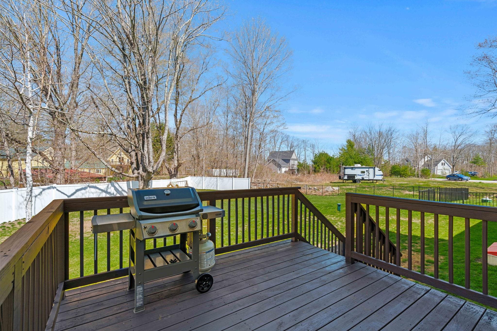 4 Overlook Dr, Epping, NH 03042