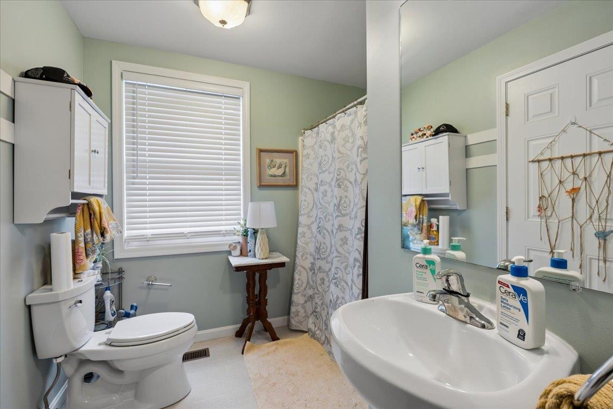 214 Cardigan Dr, Pembroke, NH 03275