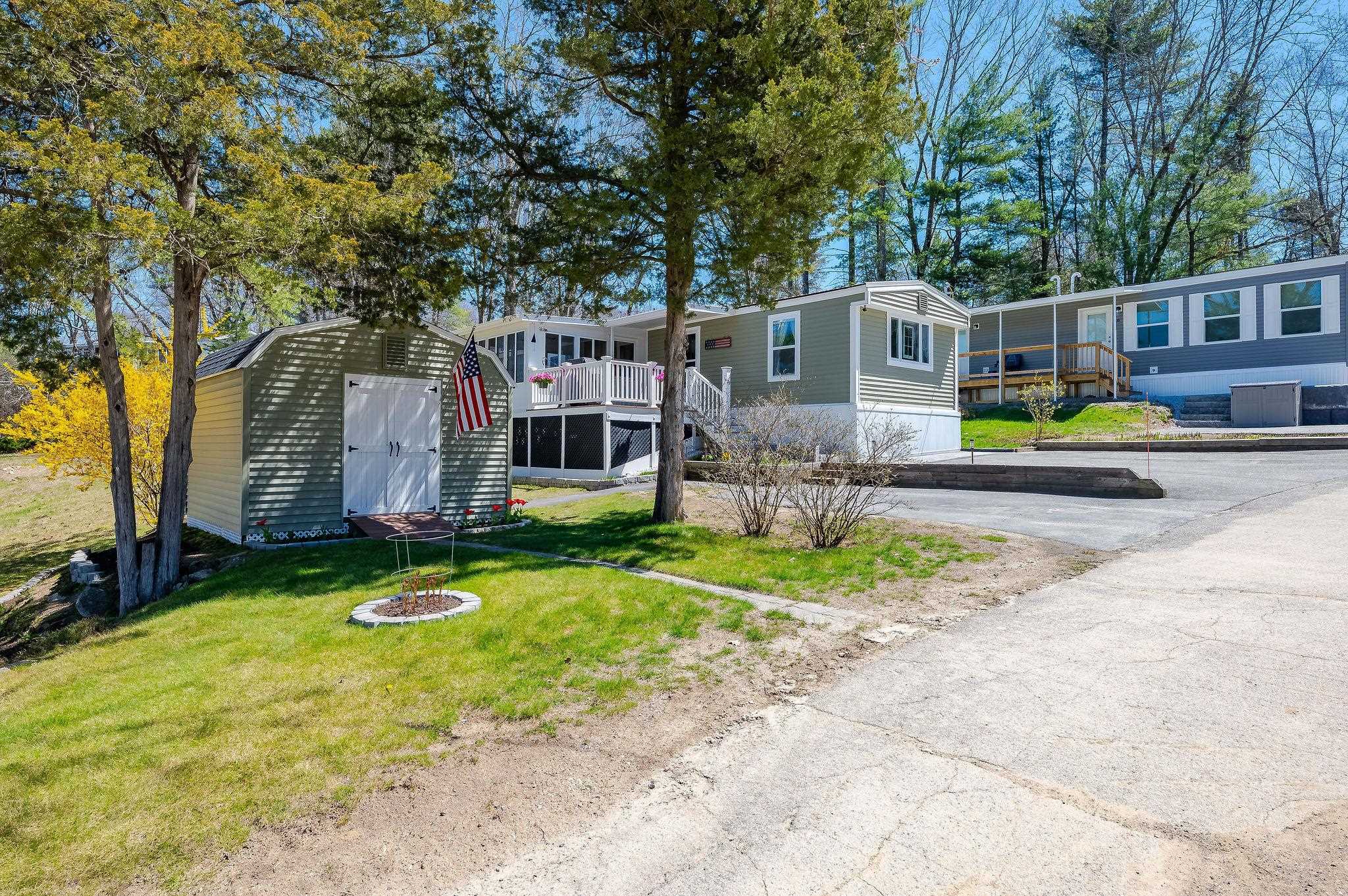 27 Ithica Ln, Newmarket, NH 03857