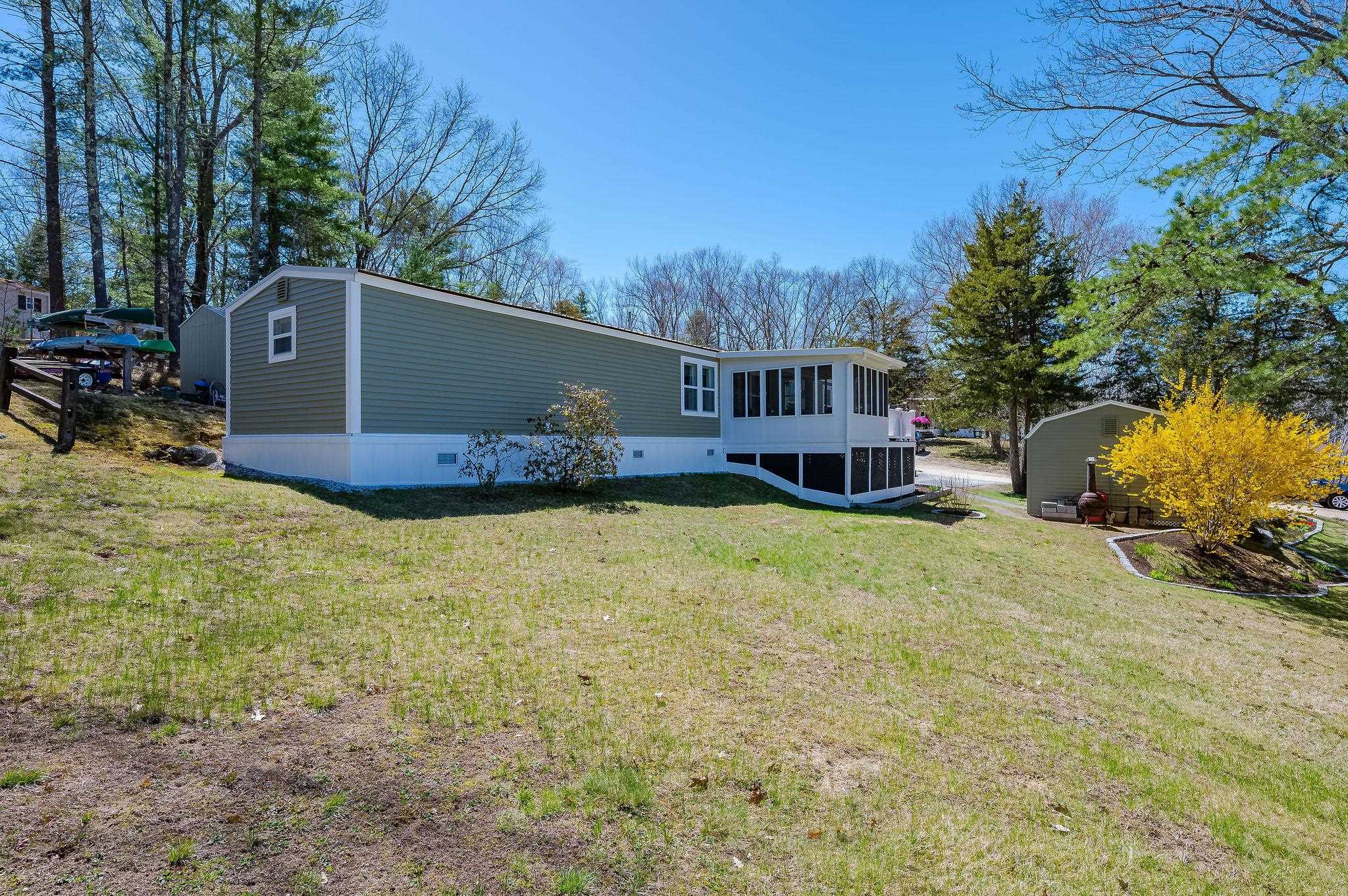 27 Ithica Ln, Newmarket, NH 03857