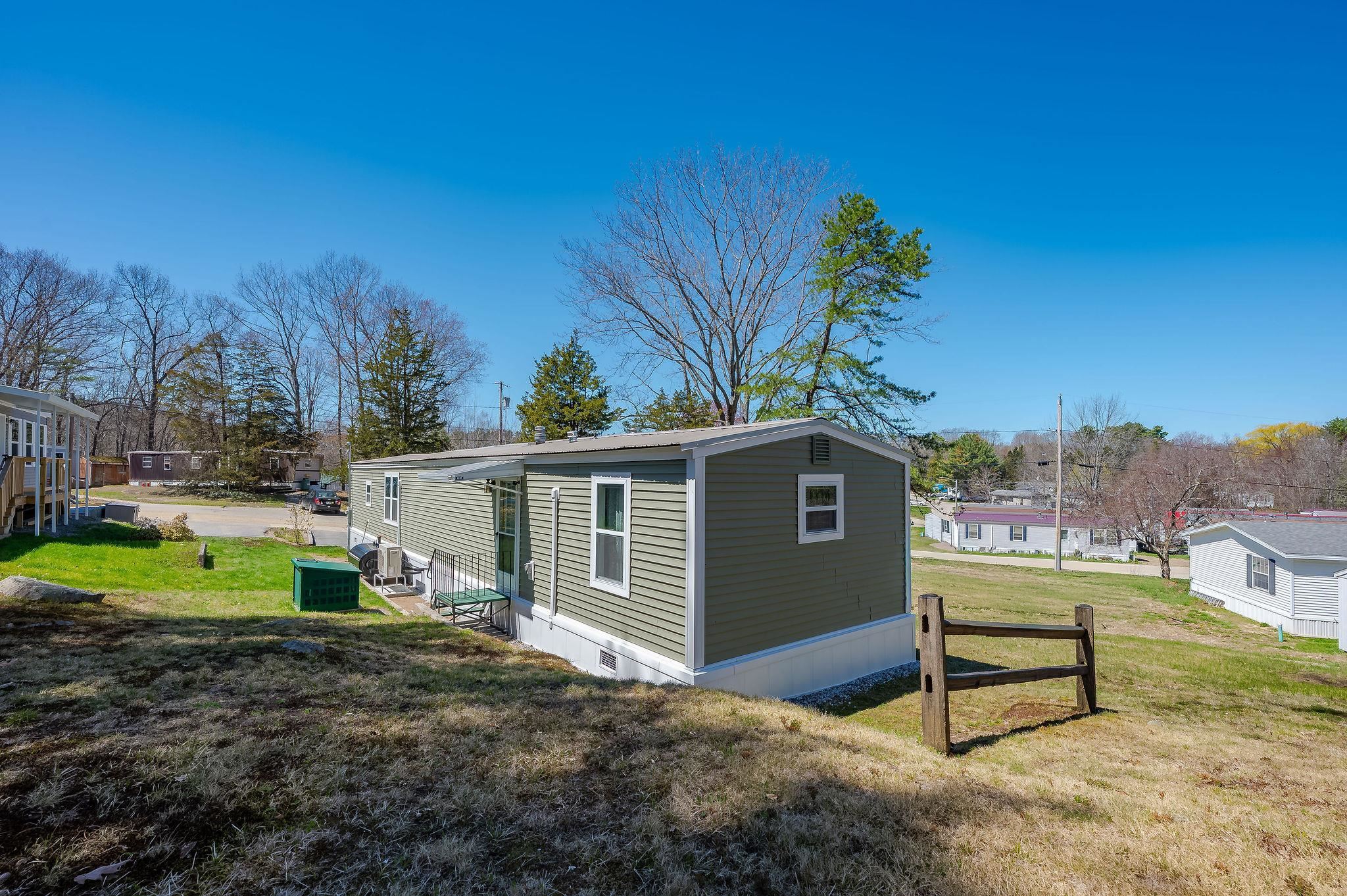 27 Ithica Ln, Newmarket, NH 03857