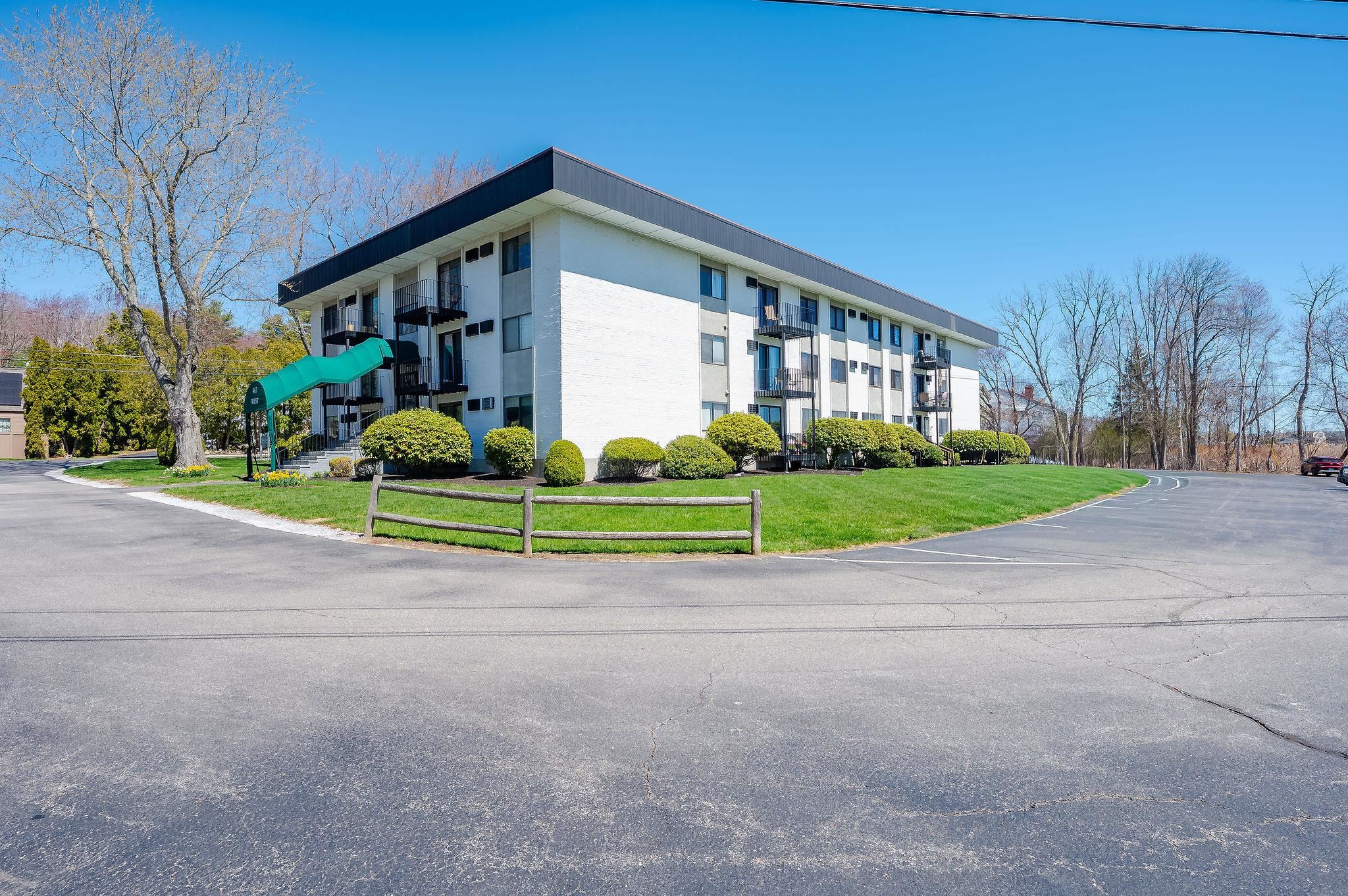 467 High St, Hampton, NH 03842