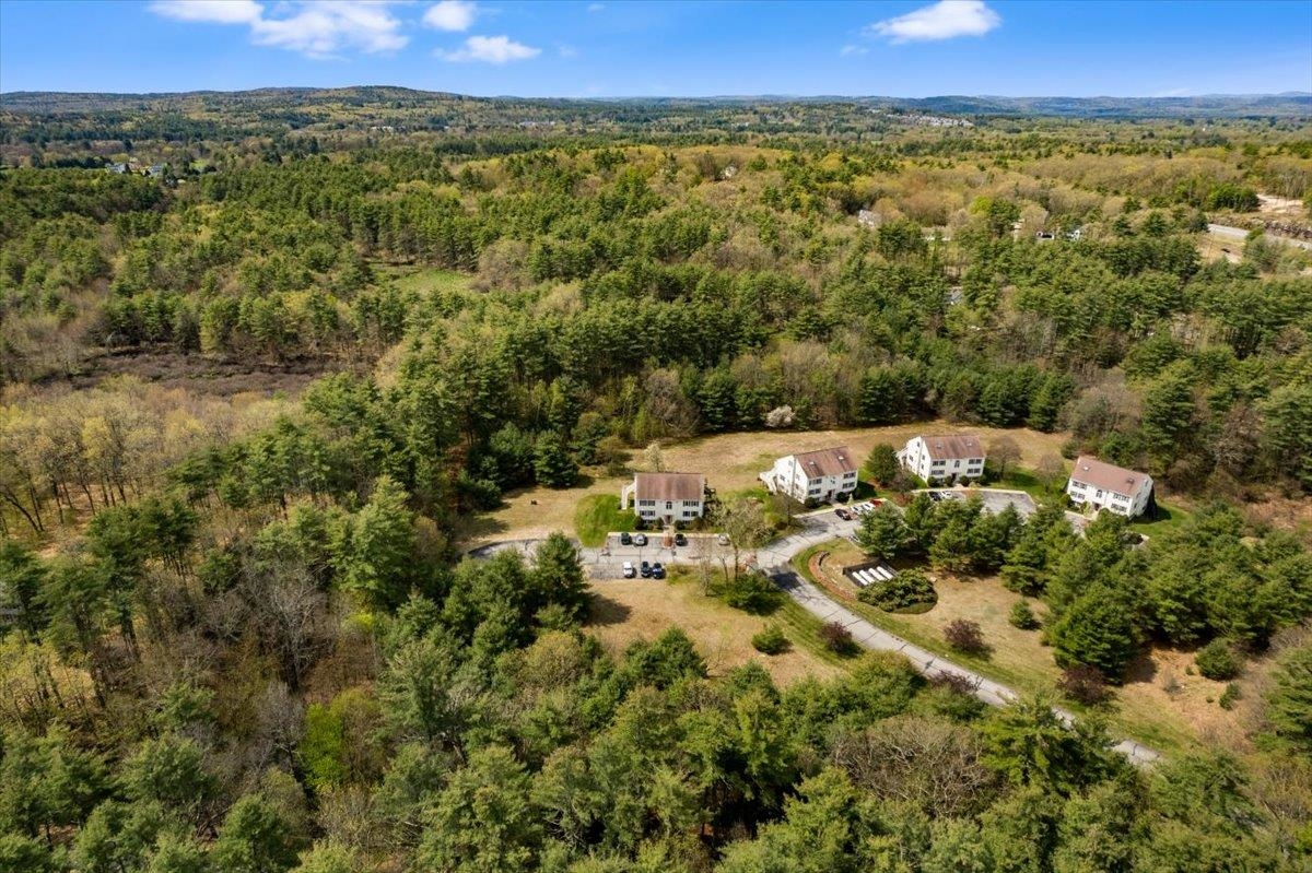 7 Corduroy Rd, Amherst, NH 03031