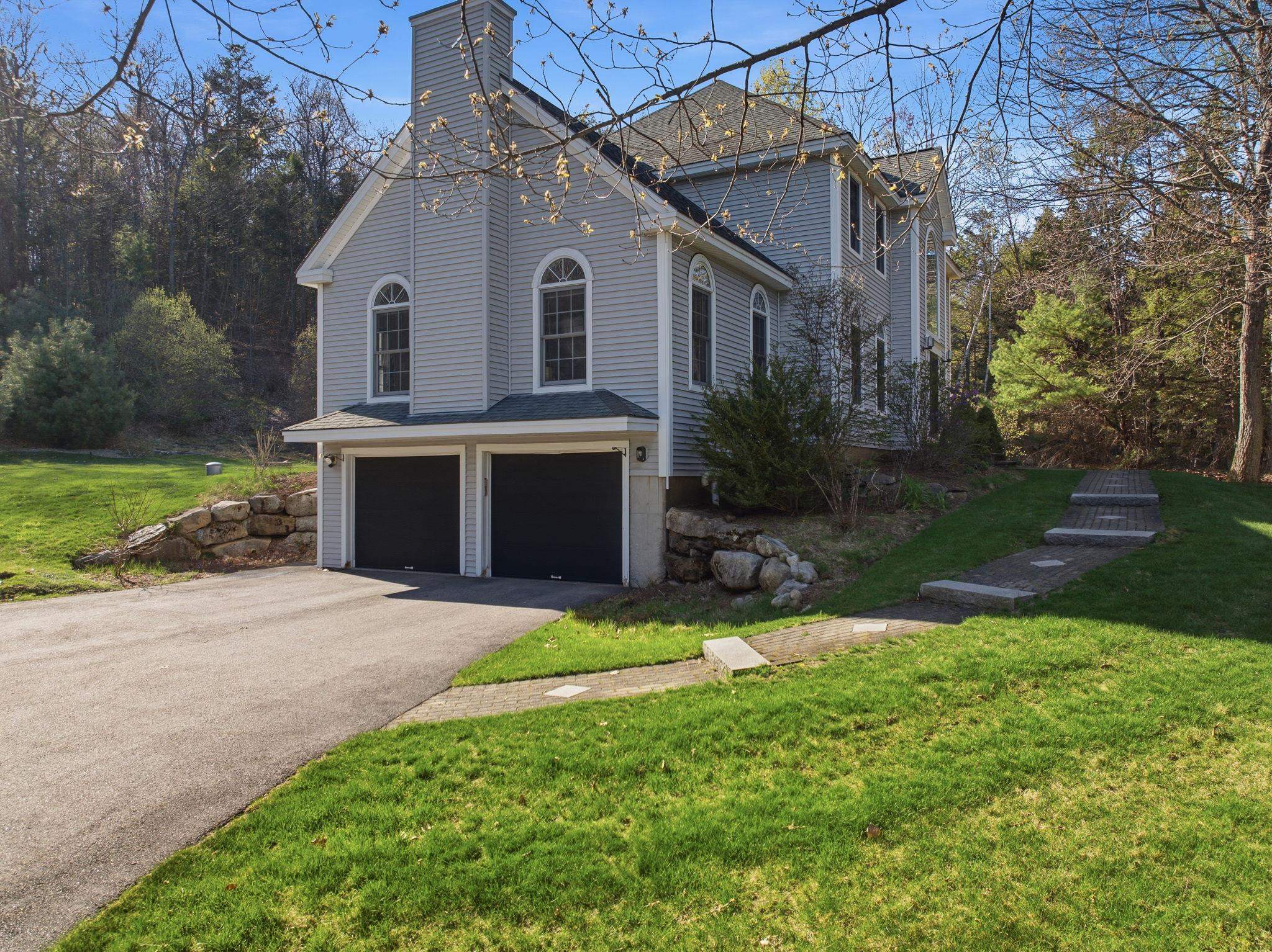 24 Scott Dr, Merrimack, NH 03054