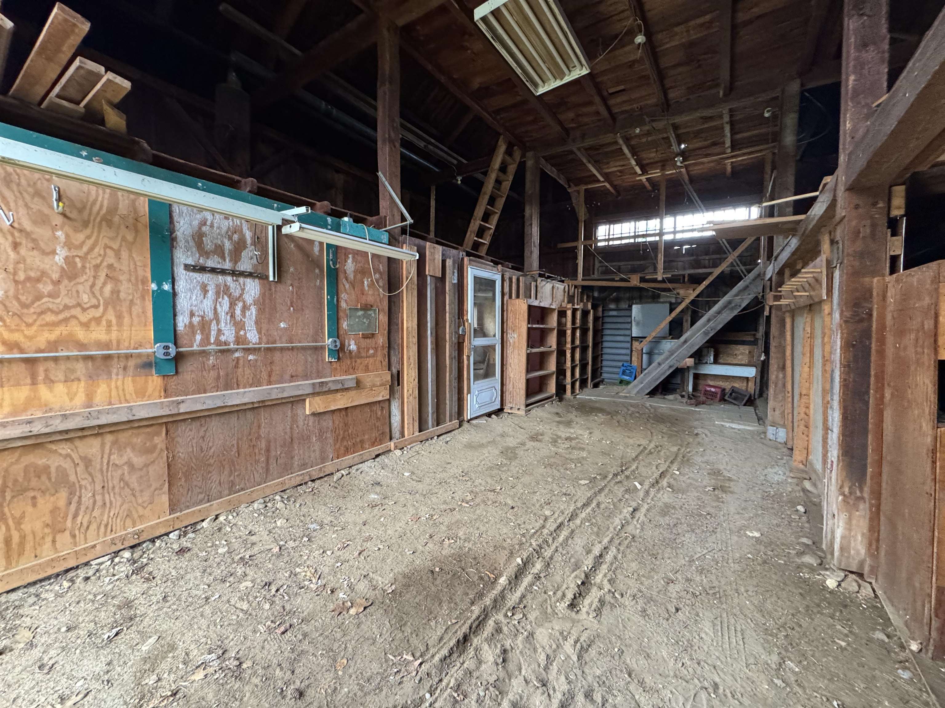 144 Main St, Kingston, NH 03848