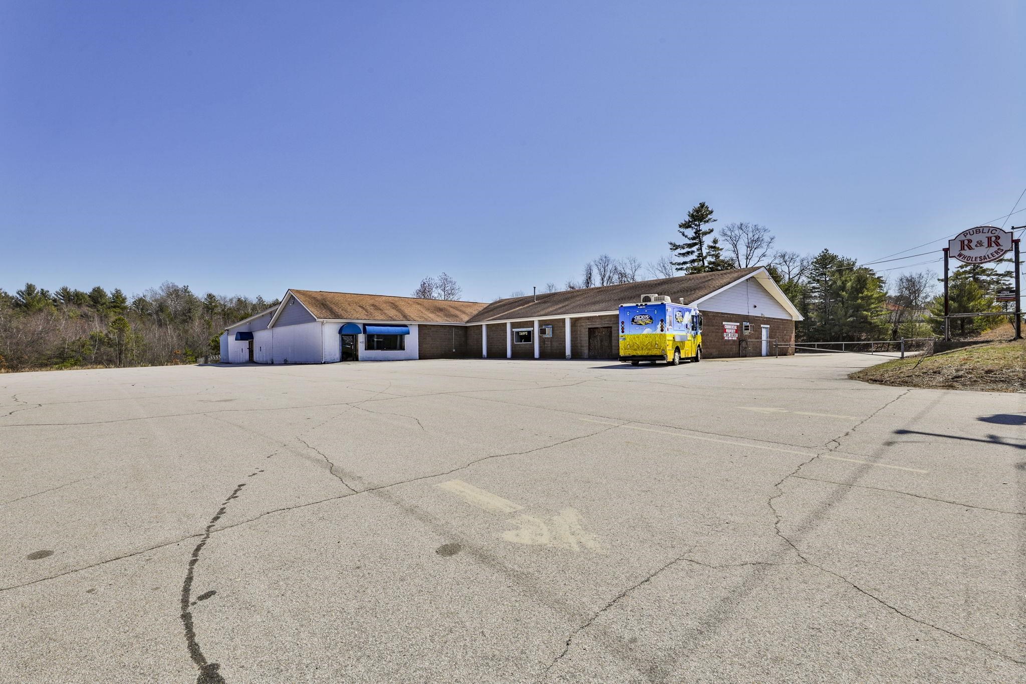 1371 Hooksett Rd, Hooksett, NH 03106