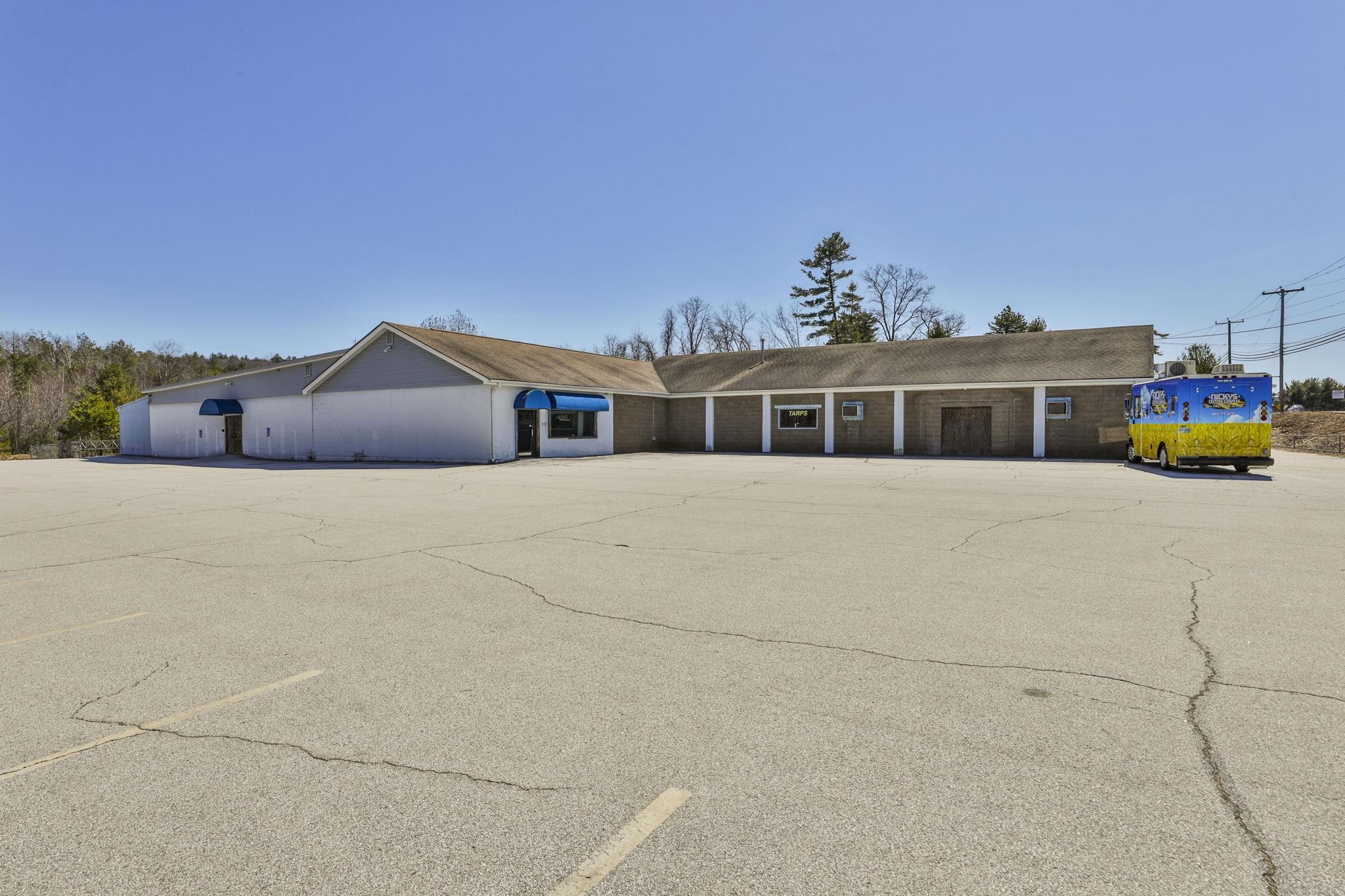 1371 Hooksett Rd, Hooksett, NH 03106