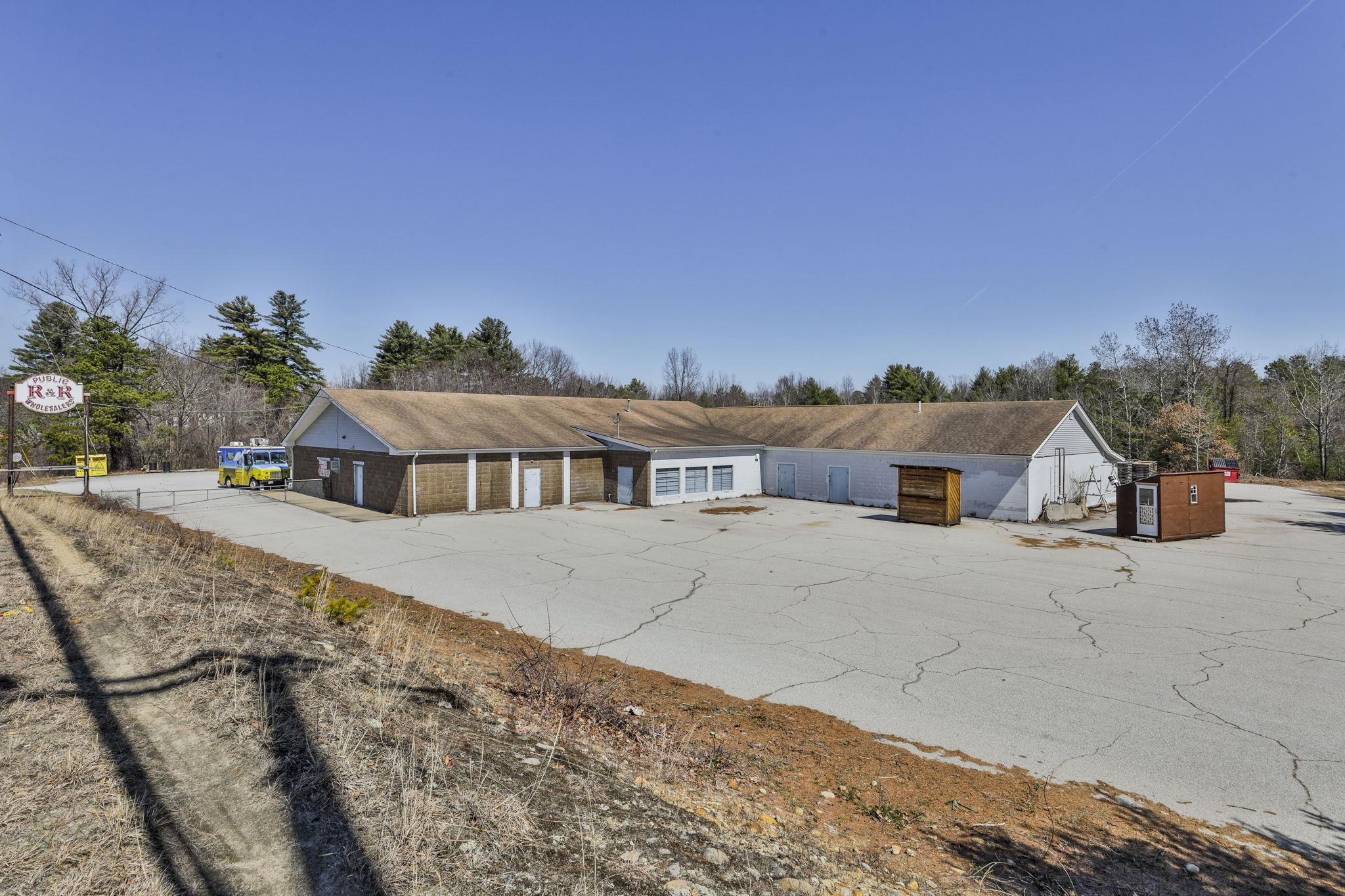 1371 Hooksett Rd, Hooksett, NH 03106