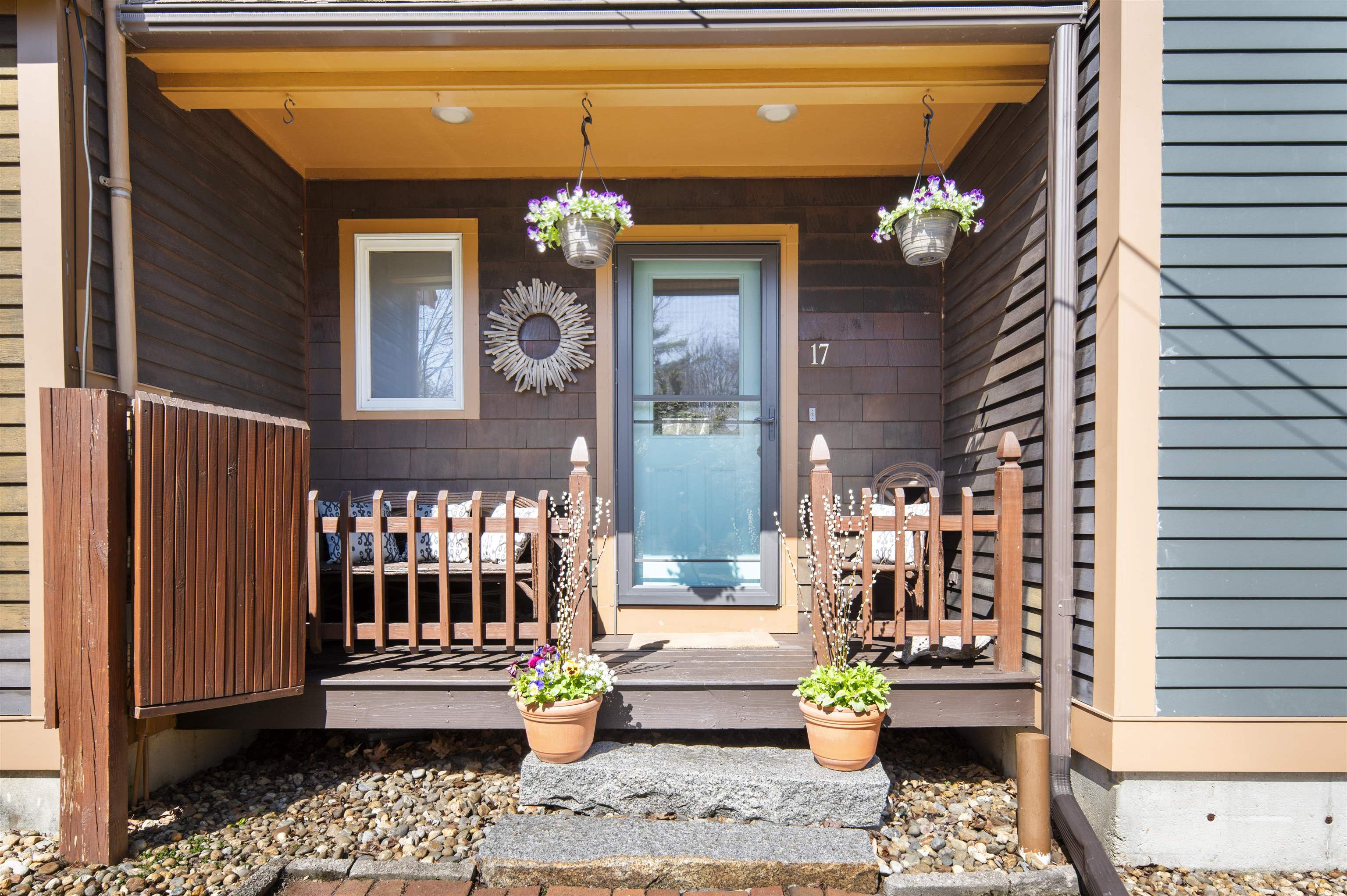 17 Madison Ave, Kingston, NH 03848