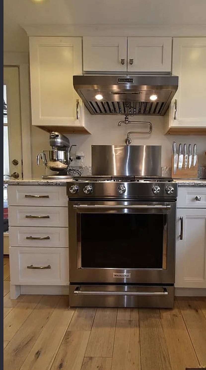 21 Leavitt Rd, Hampton, NH 03842