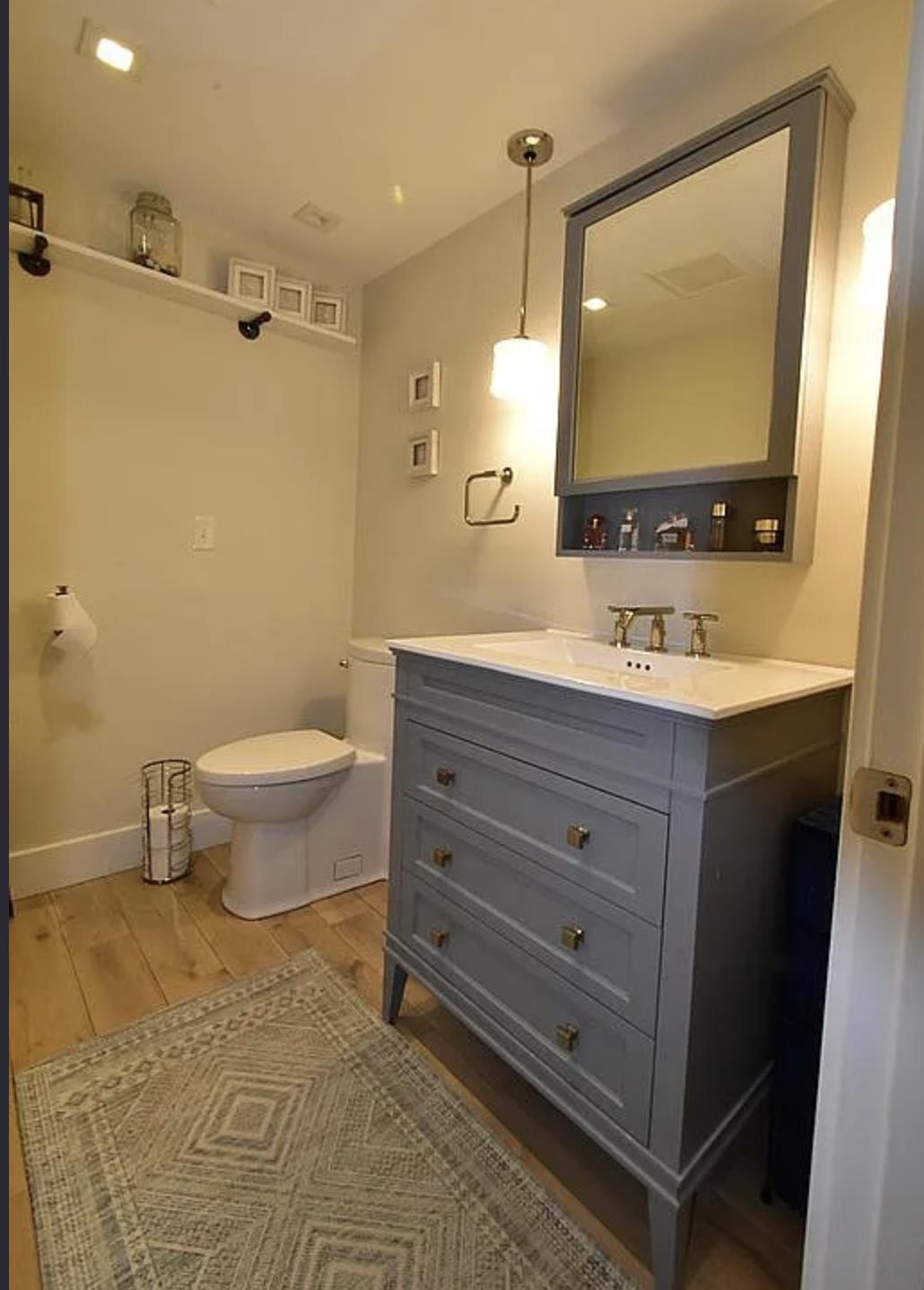 21 Leavitt Rd, Hampton, NH 03842